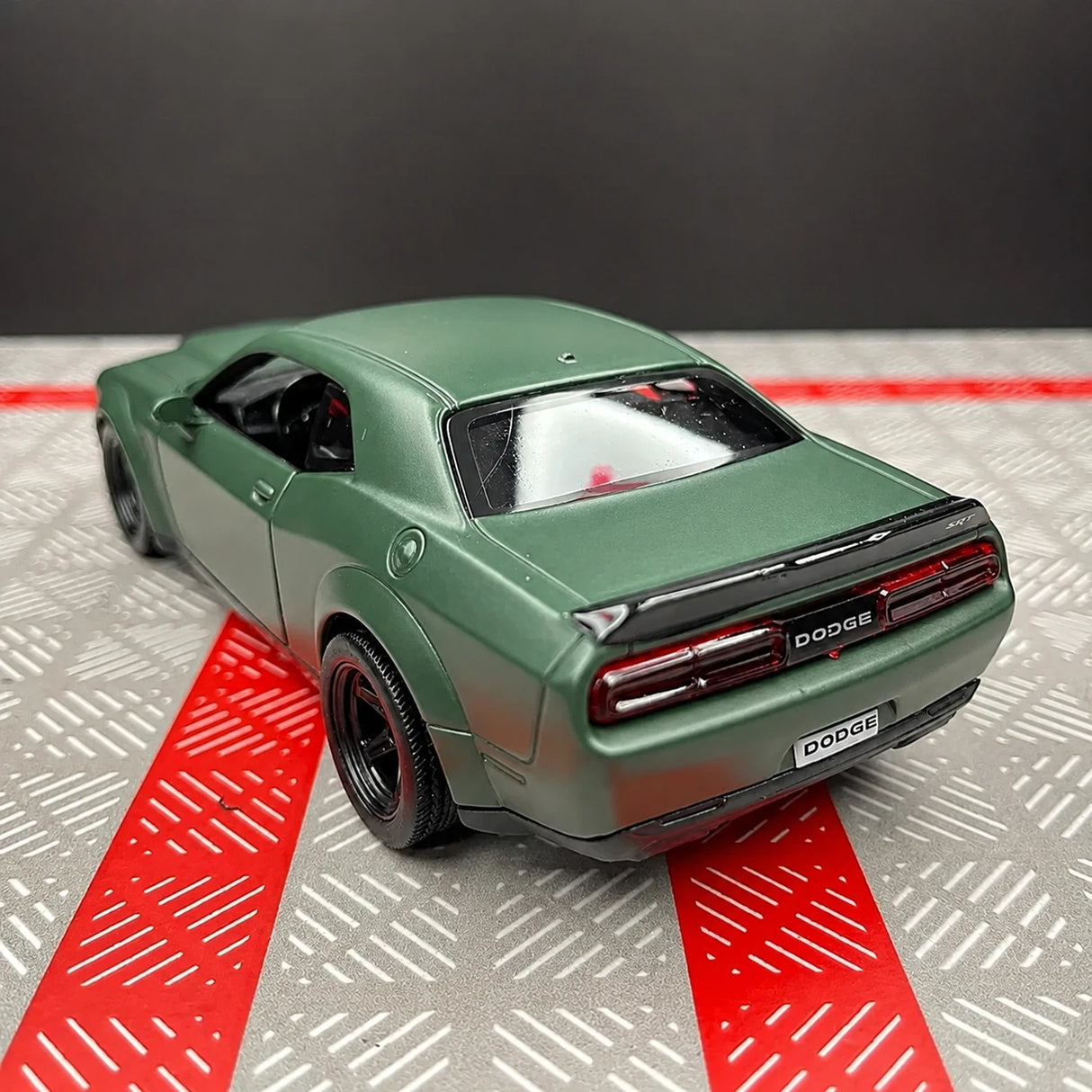 Dodge 2018 Challenger SRT Demon Green 1:36 – Diecast Display Model Die-Cast