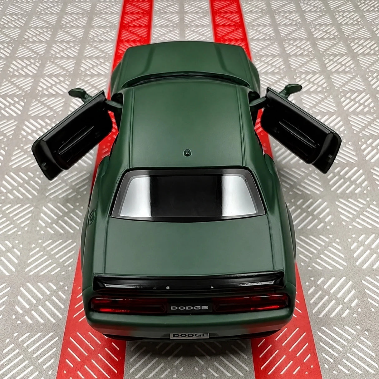 Dodge 2018 Challenger SRT Demon Green 1:36 – Diecast Display Model Die-Cast
