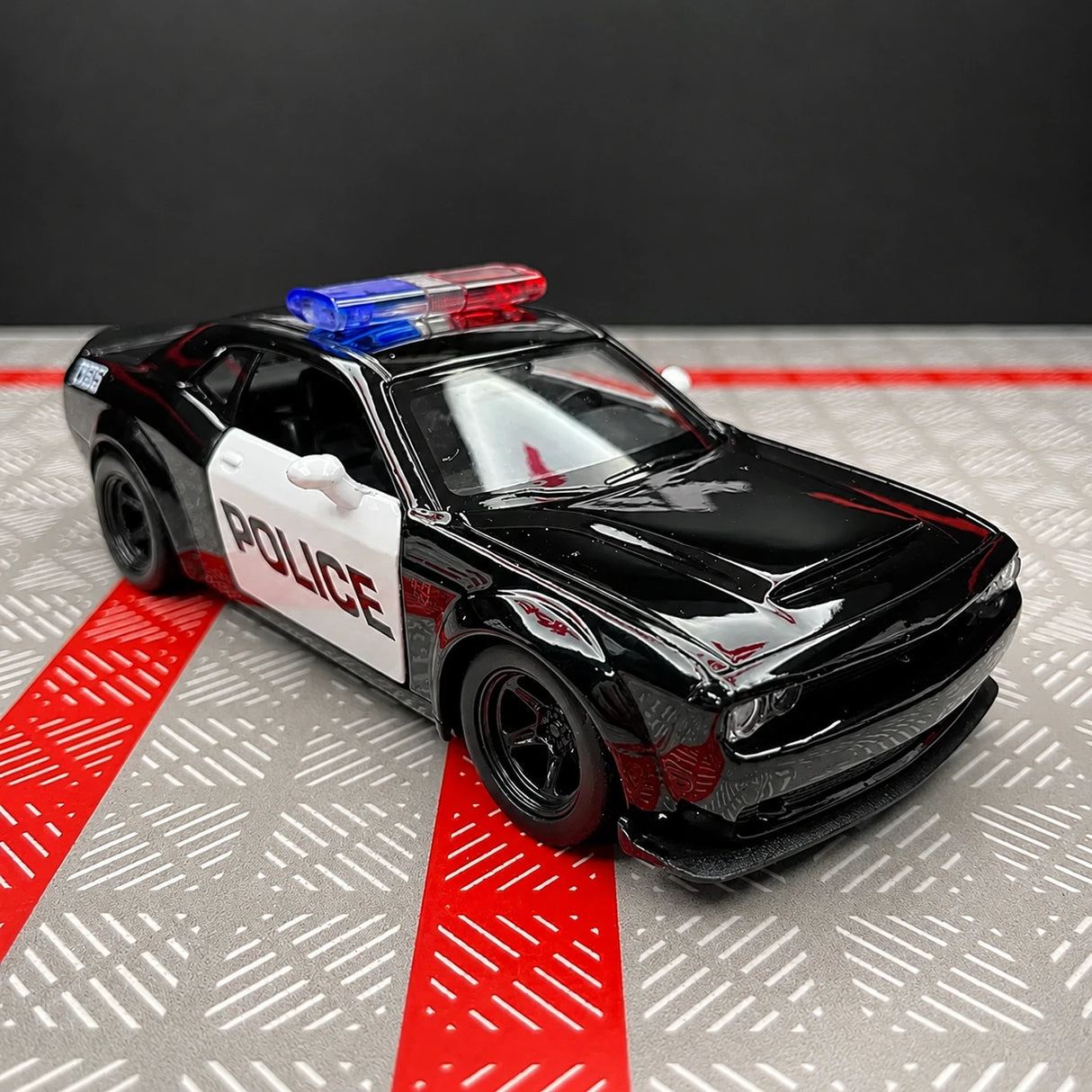 Dodge 2018 Challenger SRT Demon Police 1:36 – Diecast Display Model Die-Cast