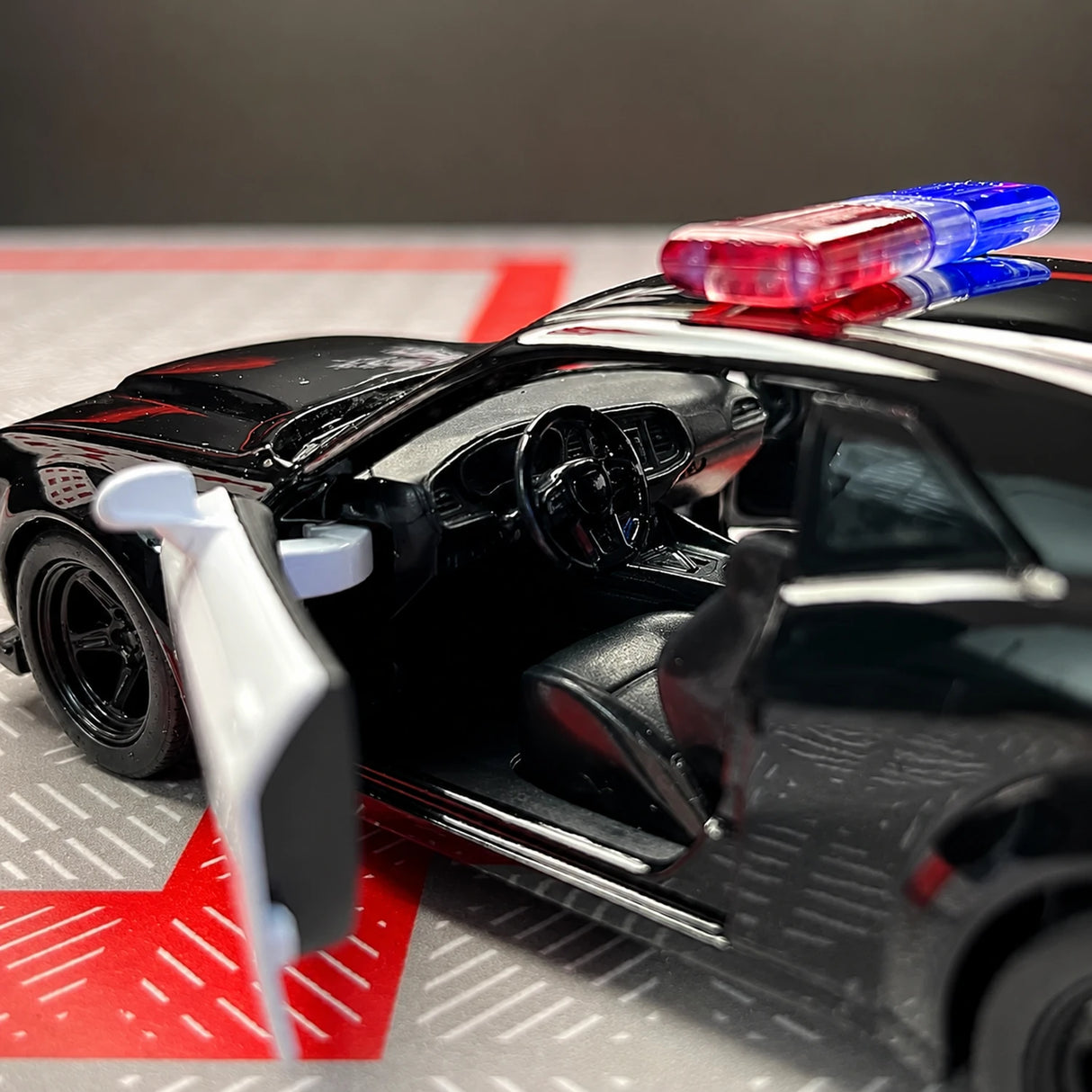 Dodge 2018 Challenger SRT Demon Police 1:36 – Diecast Display Model Die-Cast