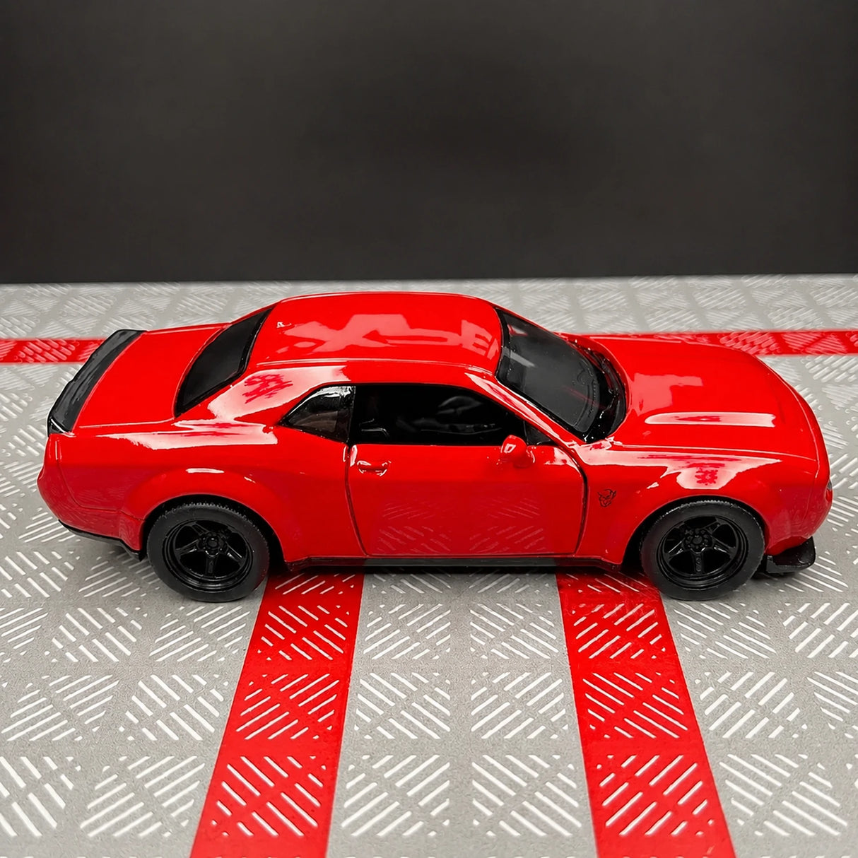 Dodge 2018 Challenger SRT Demon Red 1:36 – Diecast Display Model Die-Cast