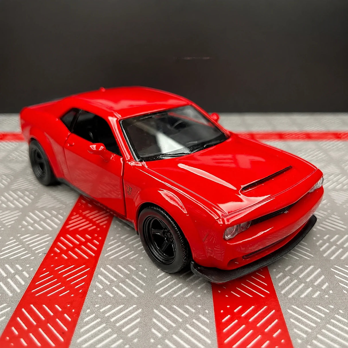 Dodge 2018 Challenger SRT Demon Red 1:36 – Diecast Display Model Die-Cast