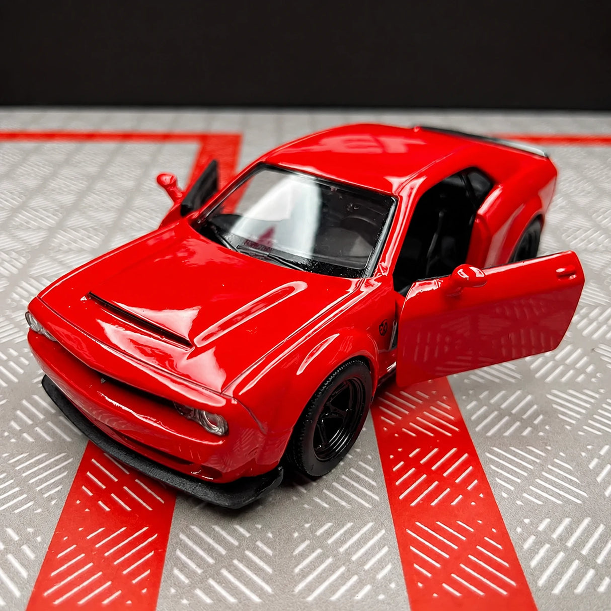 Dodge 2018 Challenger SRT Demon Red 1:36 – Diecast Display Model Die-Cast