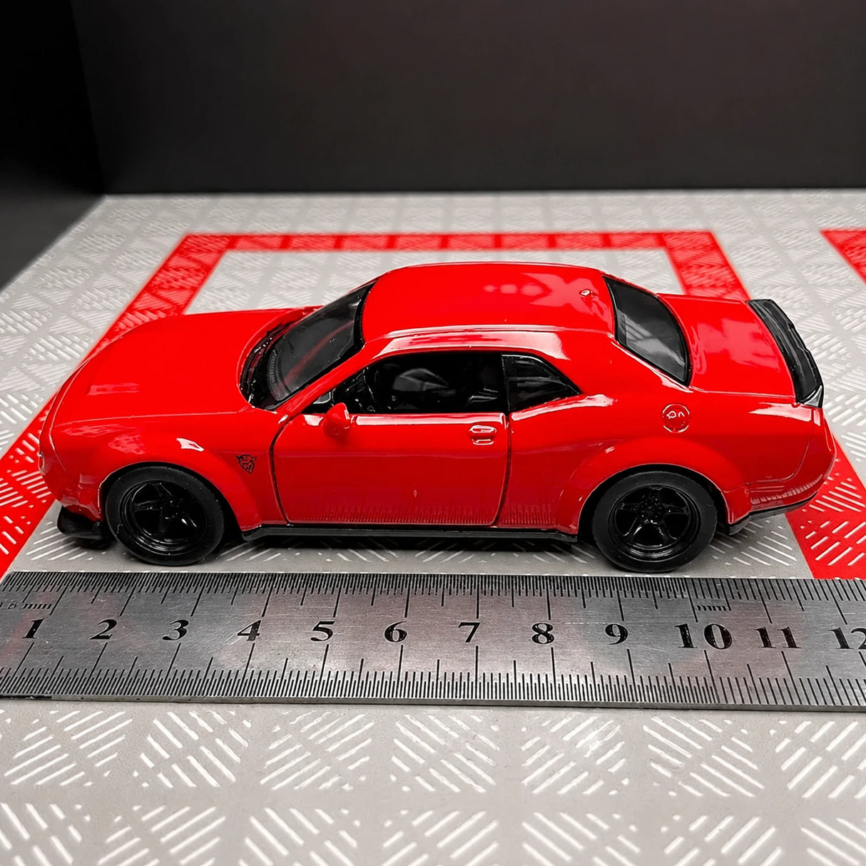 Dodge 2018 Challenger SRT Demon Red 1:36 – Diecast Display Model Die-Cast
