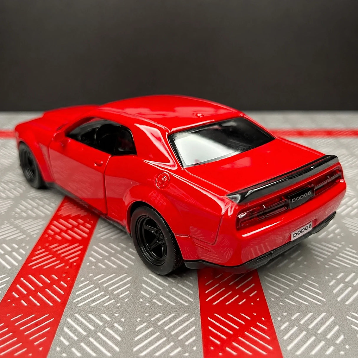 Dodge 2018 Challenger SRT Demon Red 1:36 – Diecast Display Model Die-Cast