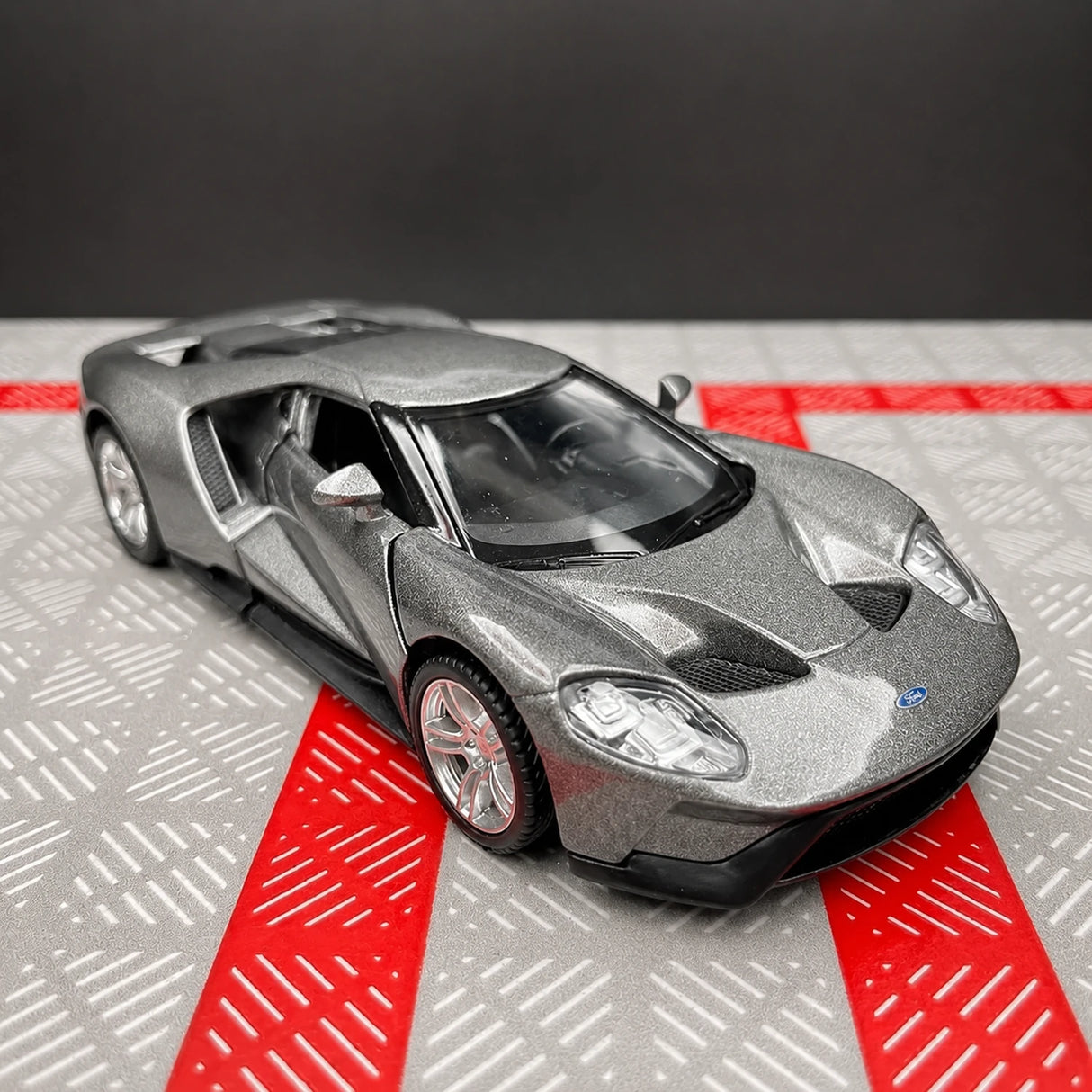 Ford 2017 GT Gray 1:36 – Diecast Display Model Die-Cast