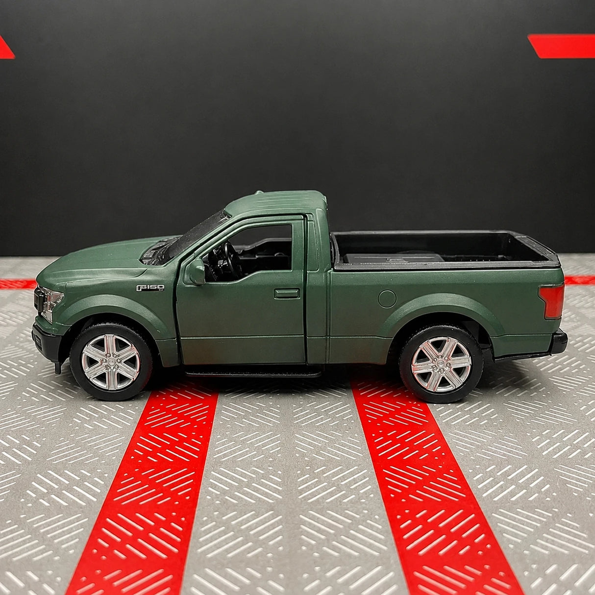 Ford 2018 F150 Green 1:36 – Diecast Display Model Die-Cast
