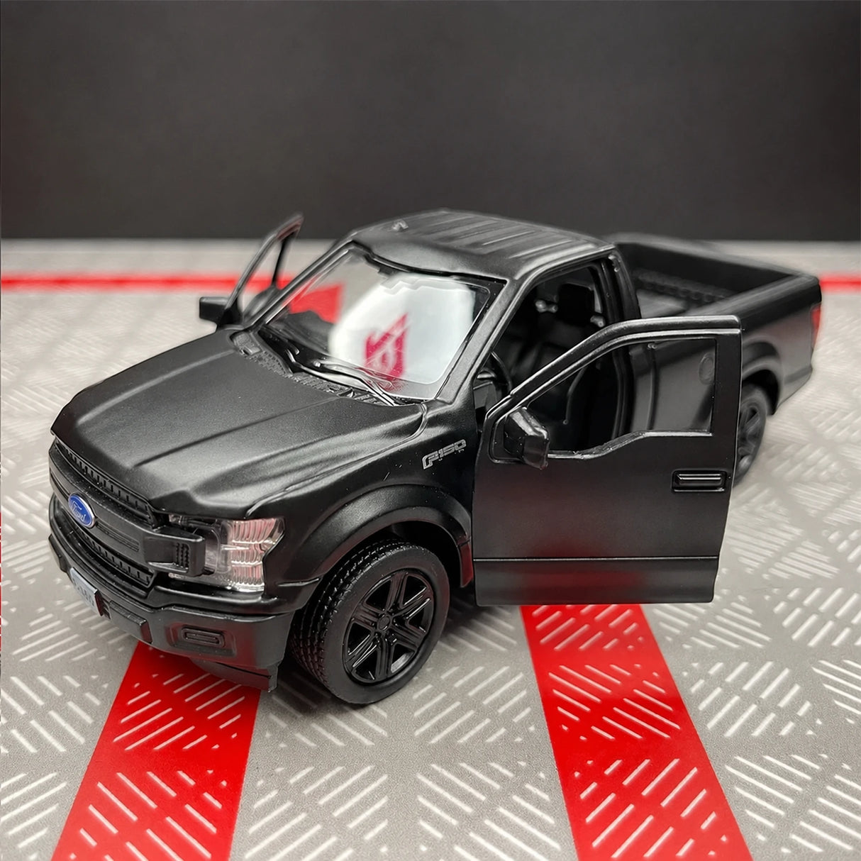 Ford 2018 F150 Matte Black 1:36 – Diecast Display Model Die-Cast