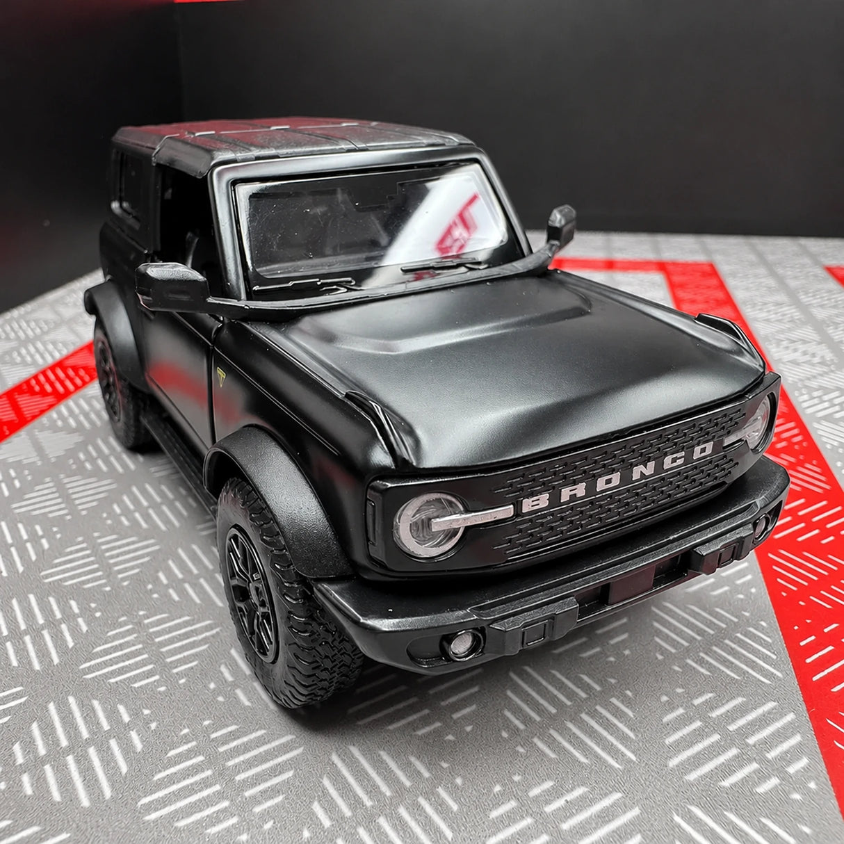Ford 2021 Bronco Black 1:36 – Diecast Display Model Die-Cast