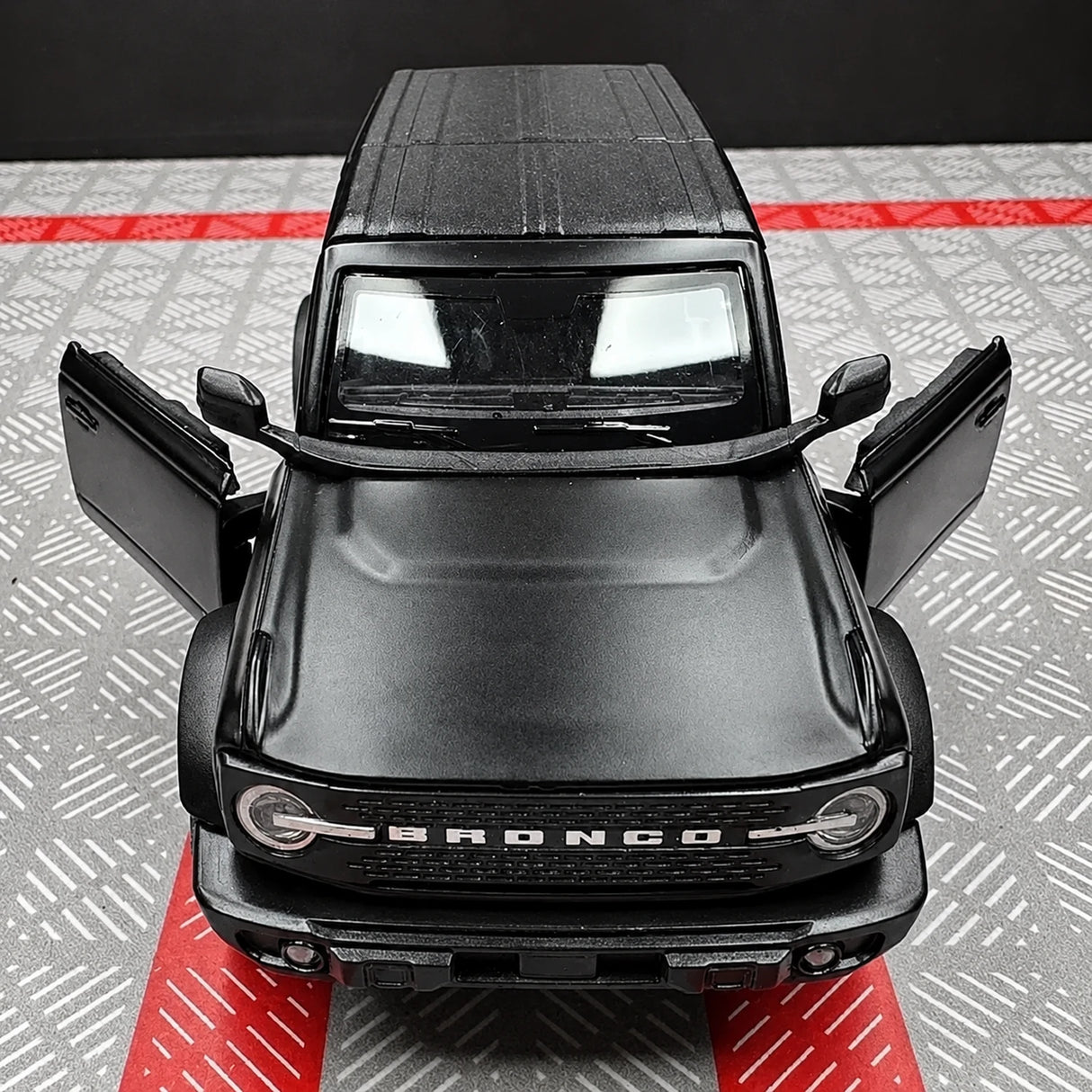 Ford 2021 Bronco Black 1:36 – Diecast Display Model Die-Cast