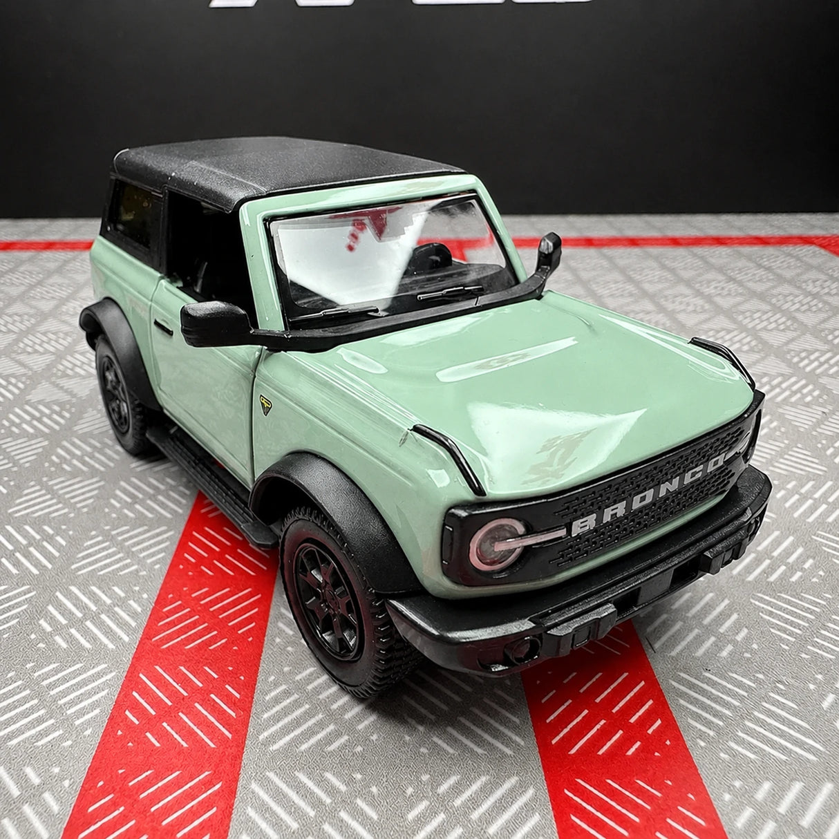 Ford 2021 Bronco أخضر 1:36 – نموذج عرض معدني مصبوب