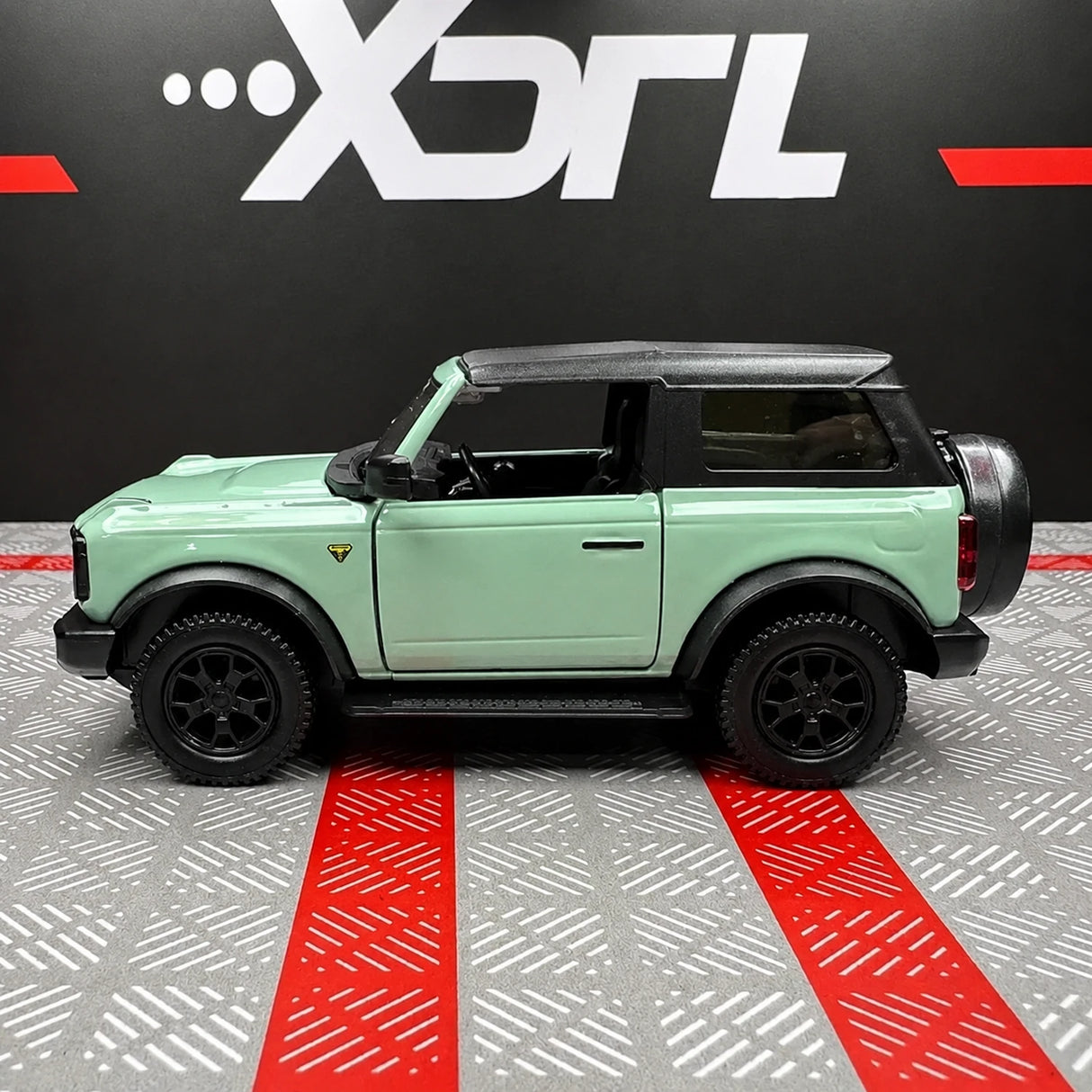 Ford 2021 Bronco أخضر 1:36 – نموذج عرض معدني مصبوب
