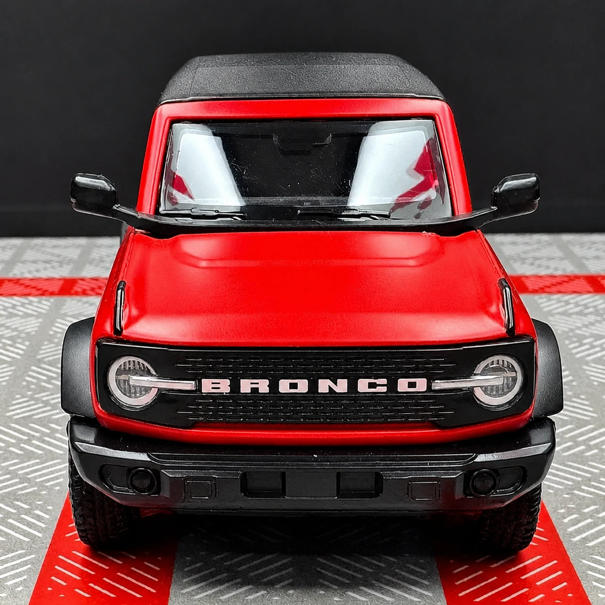 Ford 2021 Bronco أحمر 1:36 – نموذج عرض معدني مصبوب