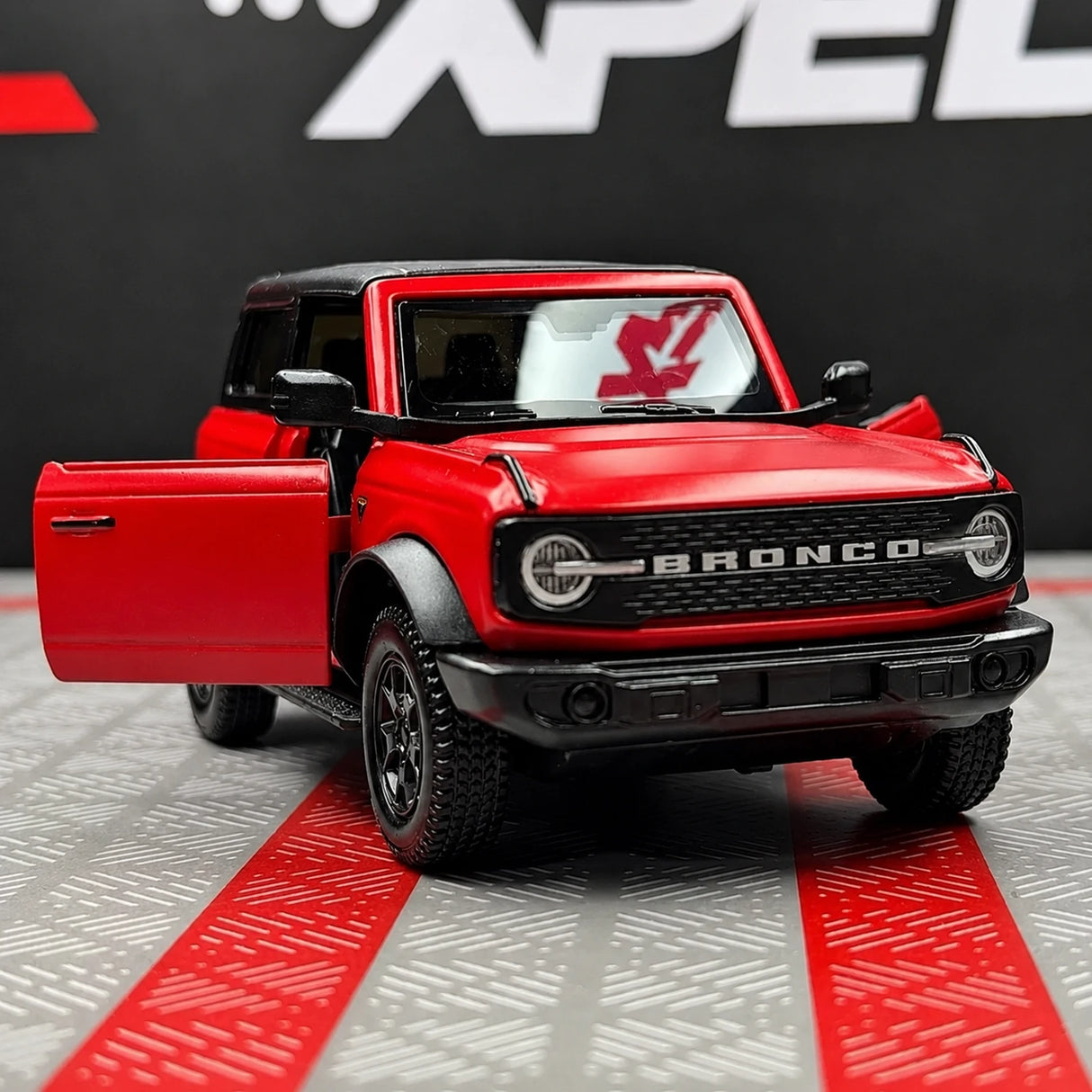 Ford 2021 Bronco أحمر 1:36 – نموذج عرض معدني مصبوب