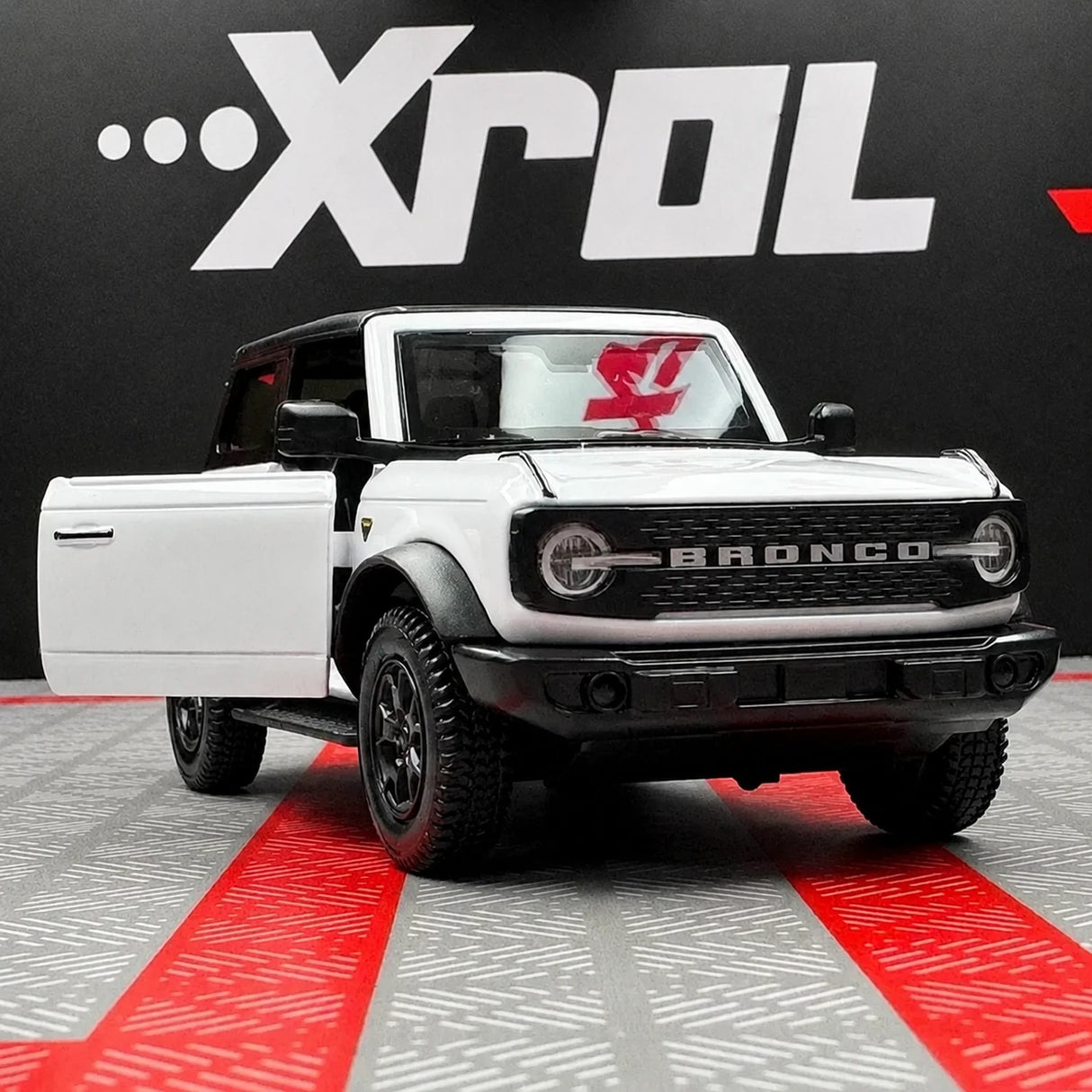 Ford 2021 Bronco أبيض 1:36 – نموذج عرض معدني مصبوب