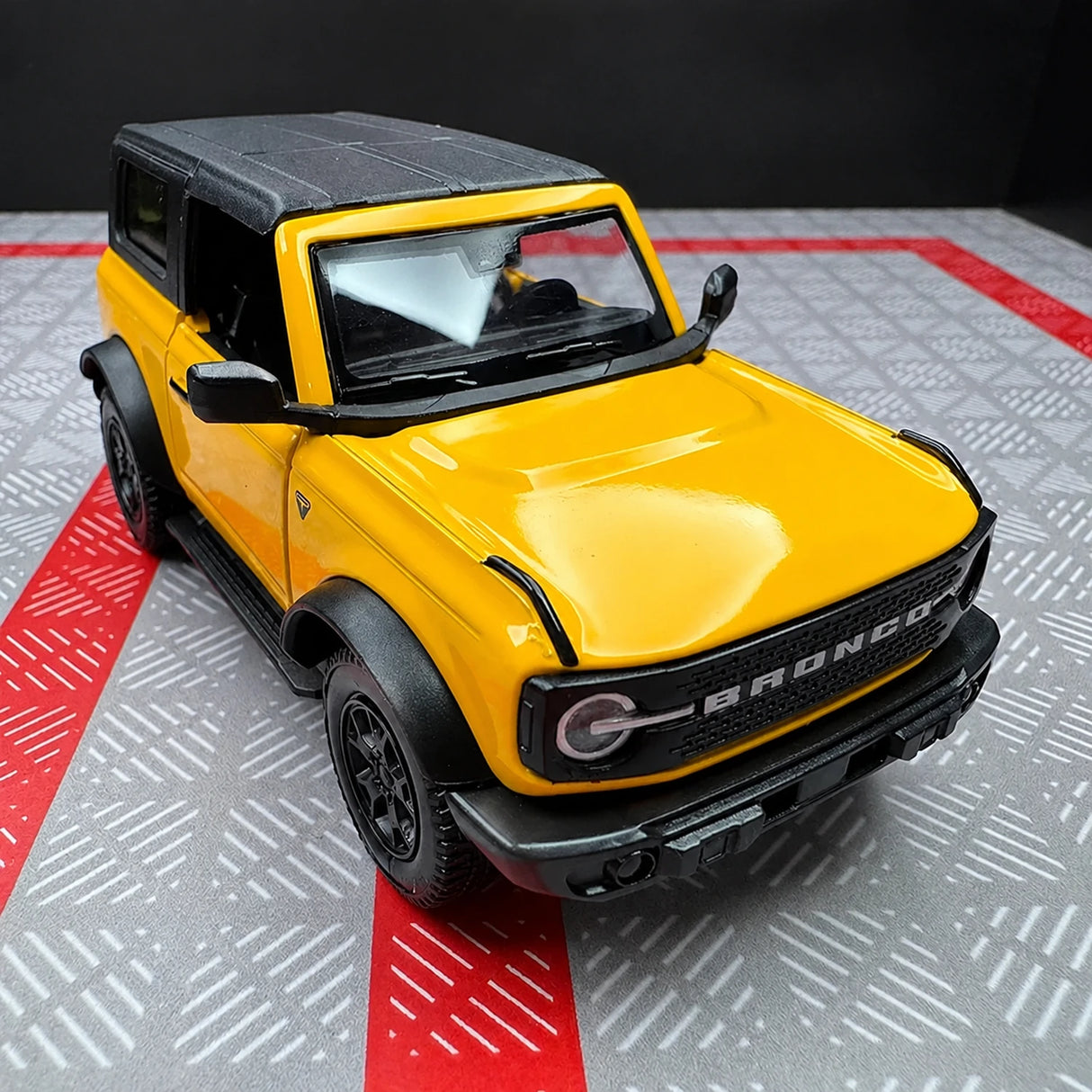 Ford 2021 Bronco أصفر 1:36 – نموذج عرض معدني مصبوب