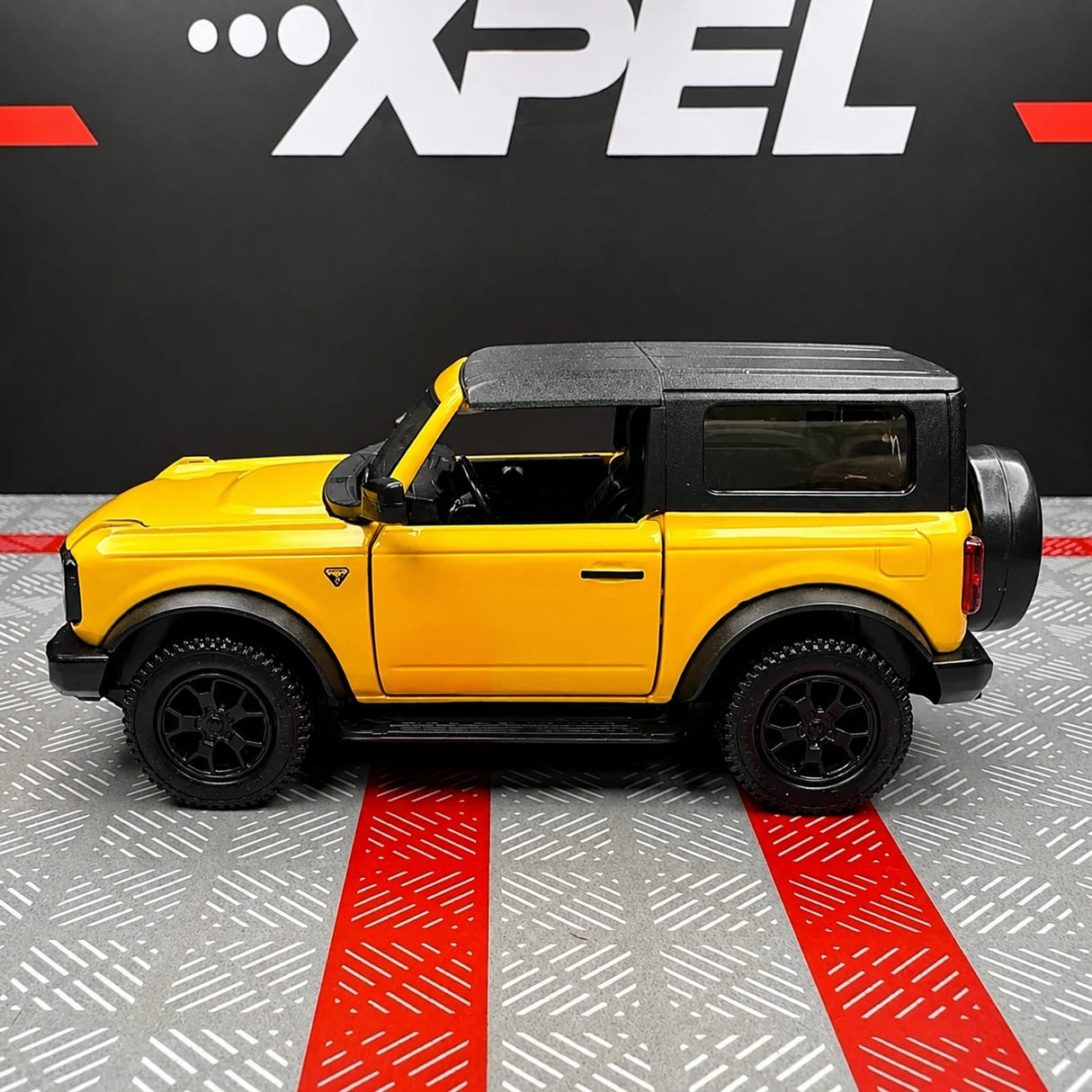 Ford 2021 Bronco أصفر 1:36 – نموذج عرض معدني مصبوب