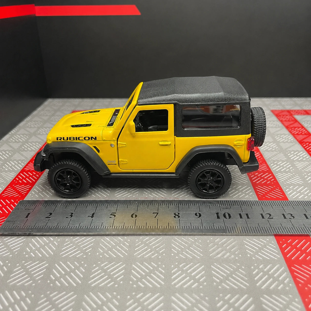 Jeep 2018 Wrangler Rubicon أصفر 1:36 – نموذج عرض معدني مصبوب