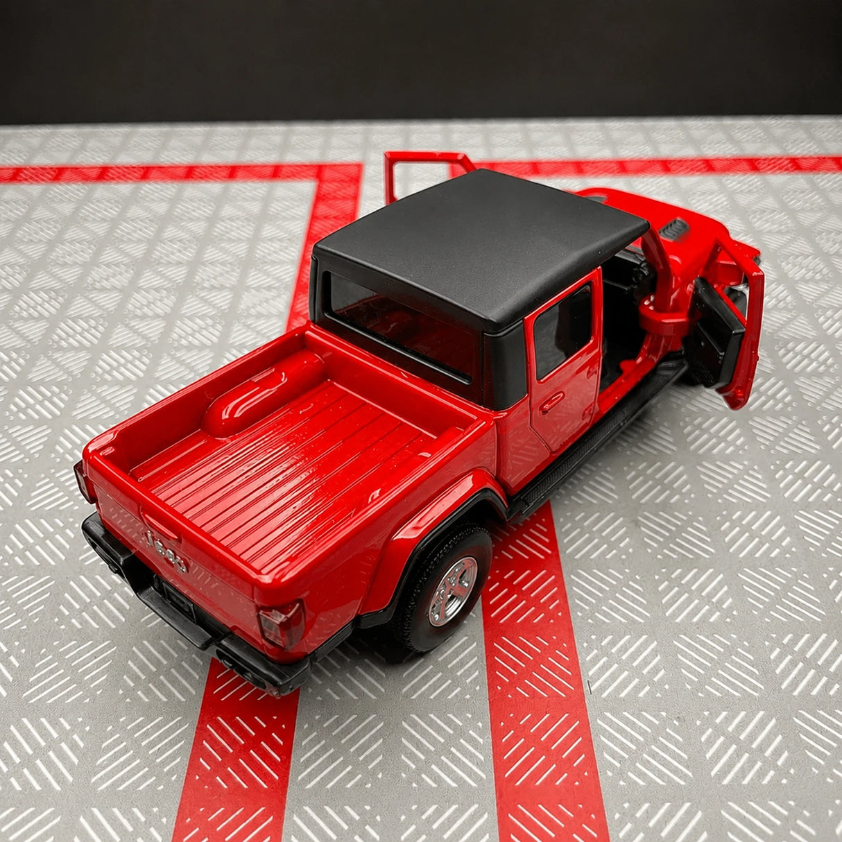Jeep 2020 Gladiator أحمر 1:36 – نموذج عرض معدني مصبوب