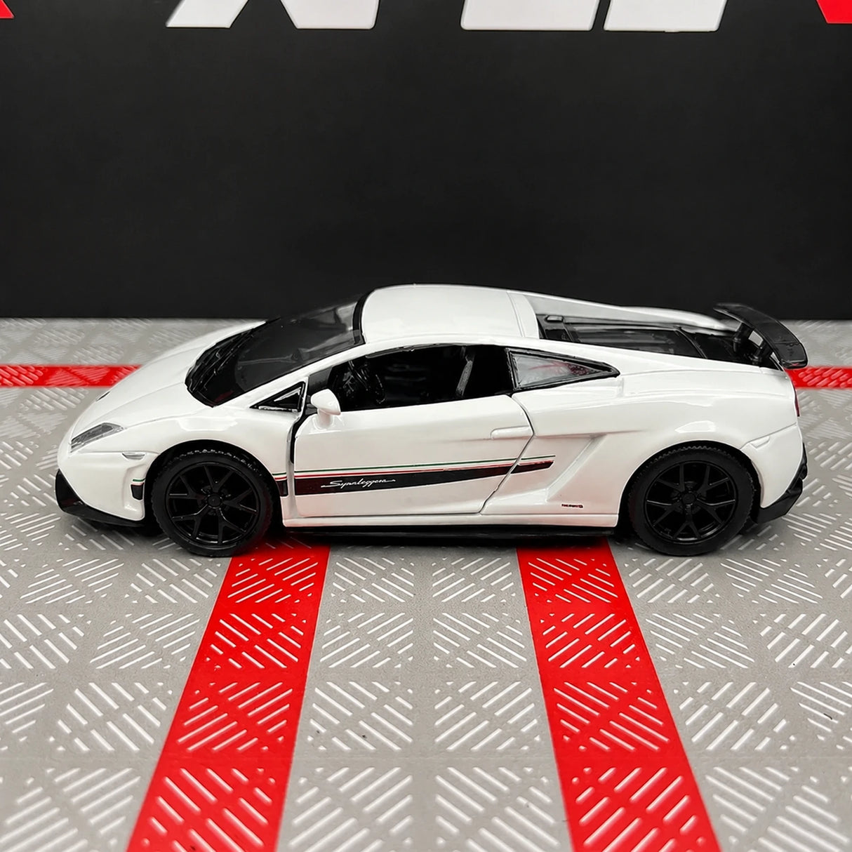 Lamborghini 2008 Gallardo LP560-4 White 1:36 – Diecast Display Model Die-Cast