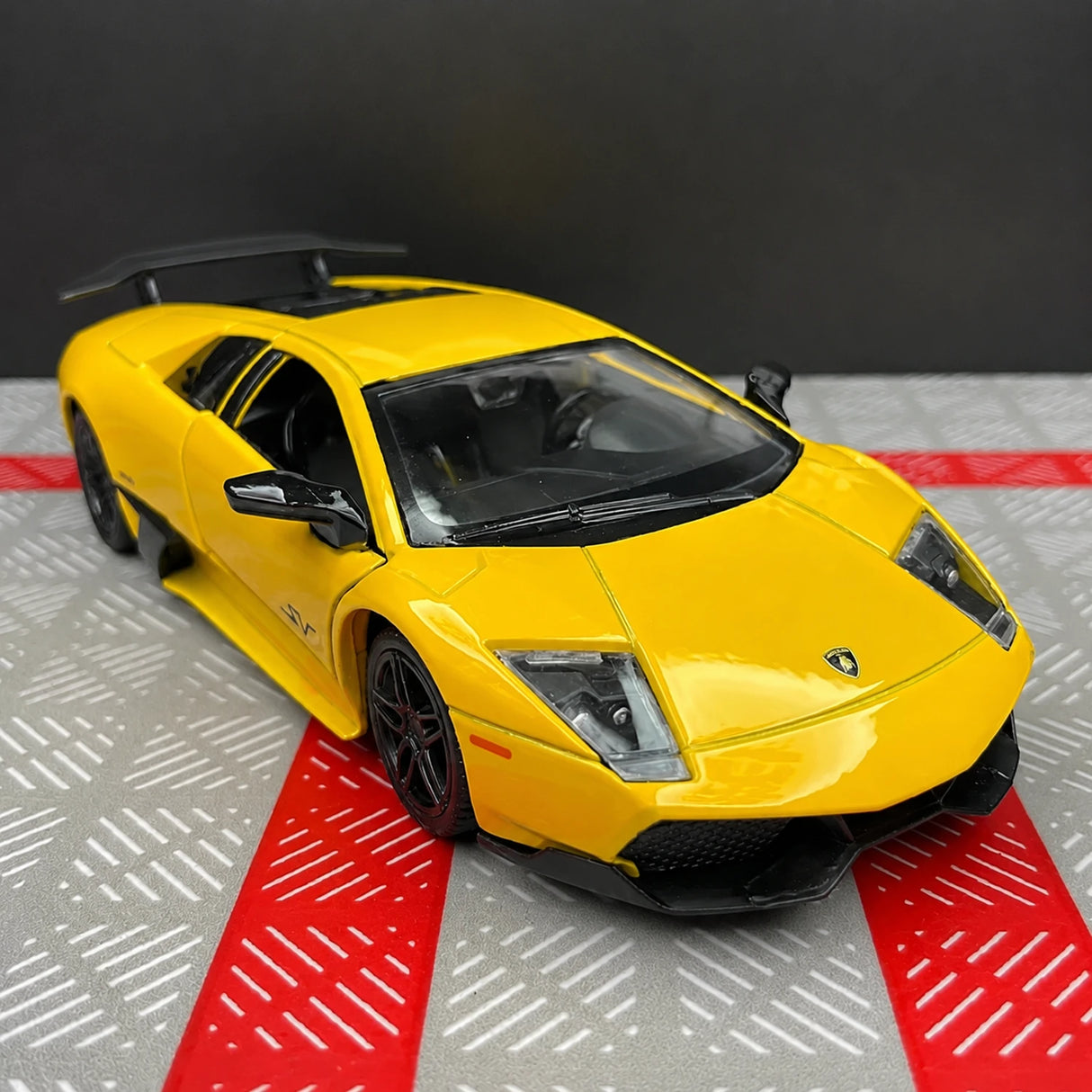 Lamborghini 2009 Murcielago LP670-4 Yellow 1:36 – Diecast Display Model Die-Cast
