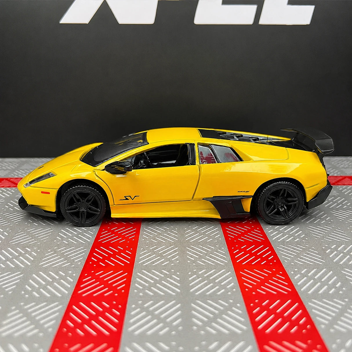 Lamborghini 2009 Murcielago LP670-4 Yellow 1:36 – Diecast Display Model Die-Cast