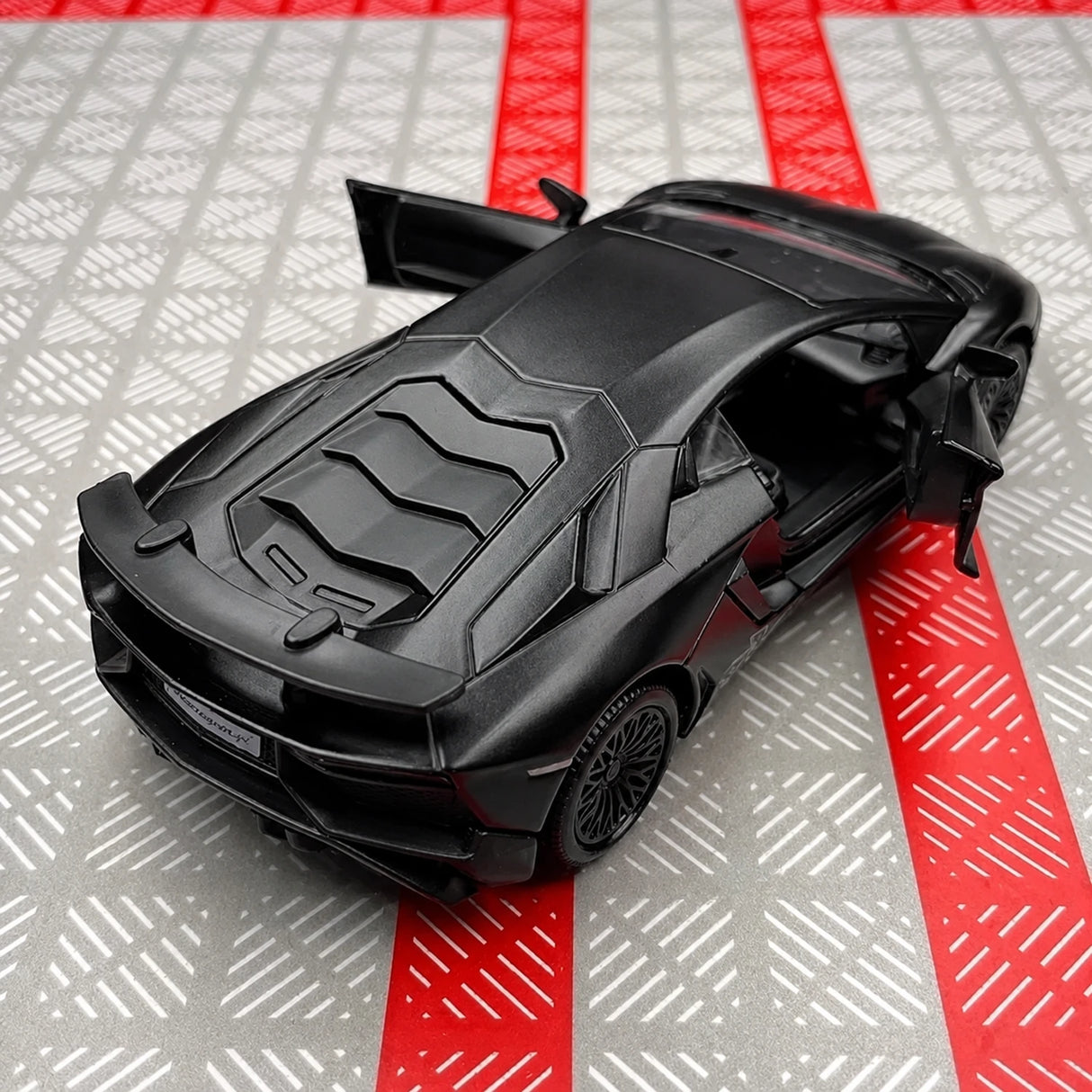 Lamborghini 2016 Aventador LP750-4 SV Black 1:36 – Diecast Display Model Die-Cast