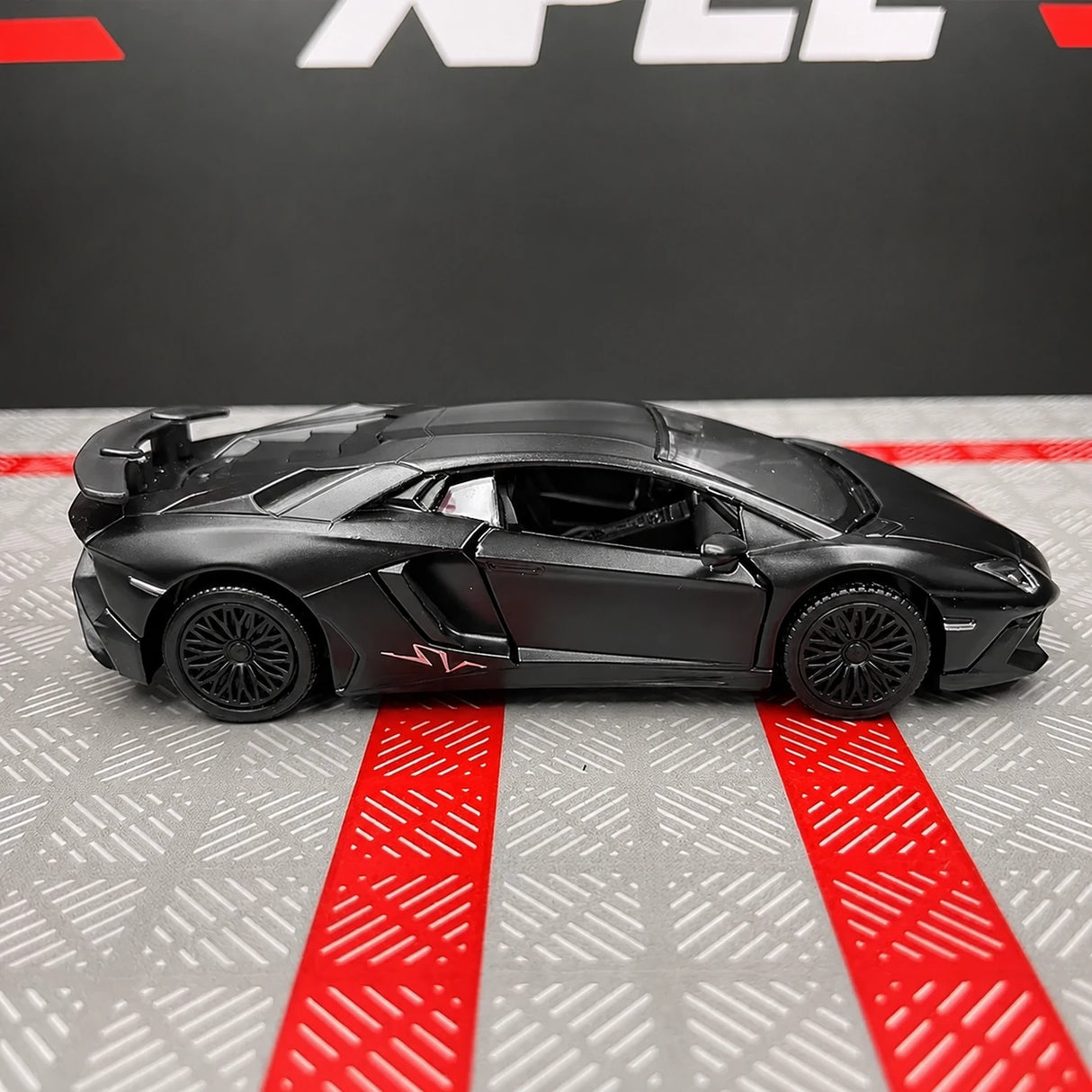 Lamborghini 2016 Aventador LP750-4 SV Black 1:36 – Diecast Display Model Die-Cast
