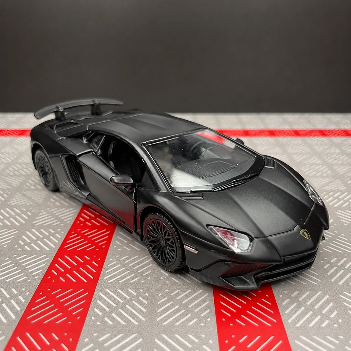 Lamborghini 2016 Aventador LP750-4 SV Black 1:36 – Diecast Display Model Die-Cast
