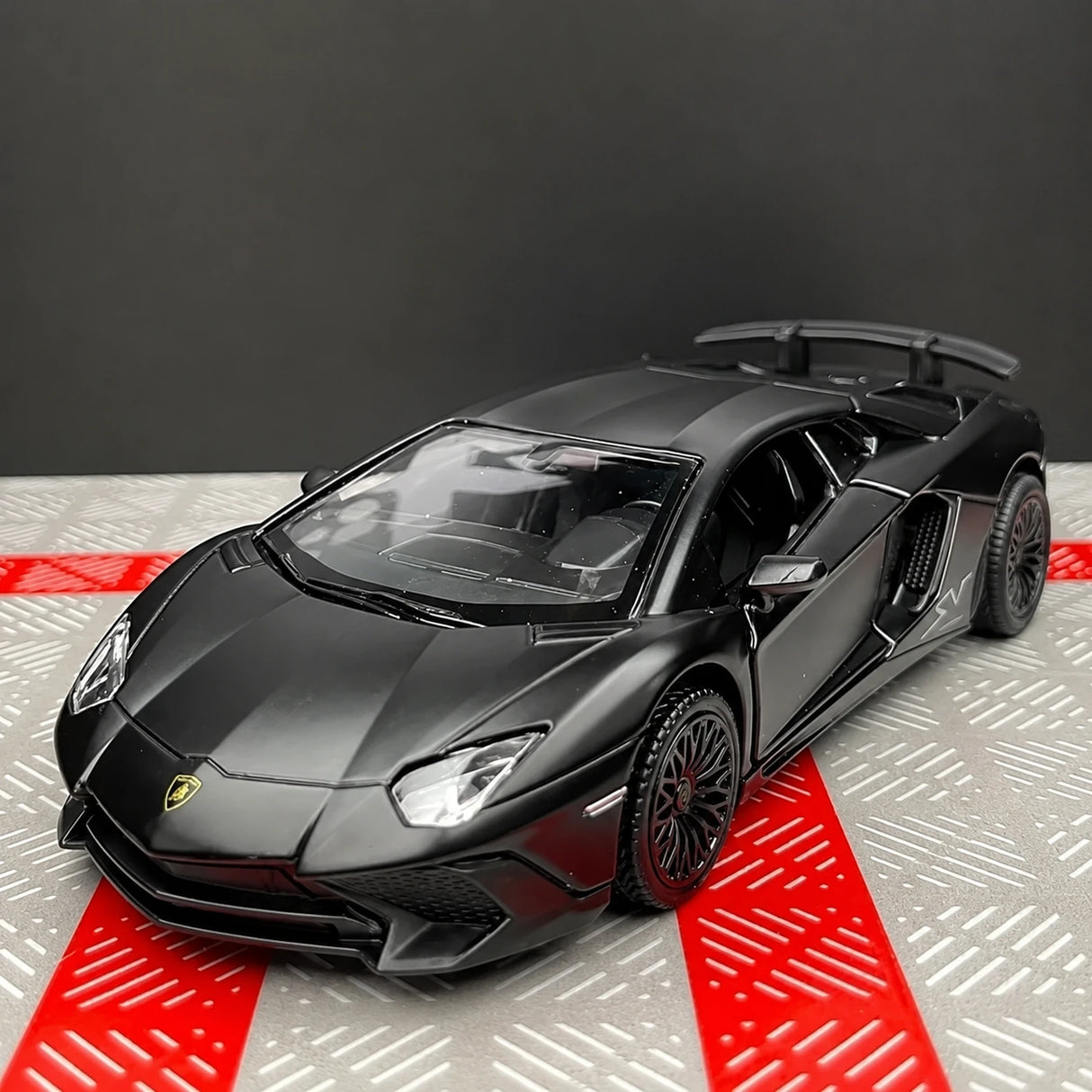 Lamborghini 2016 Aventador LP750-4 SV Black 1:36 – Diecast Display Model Die-Cast