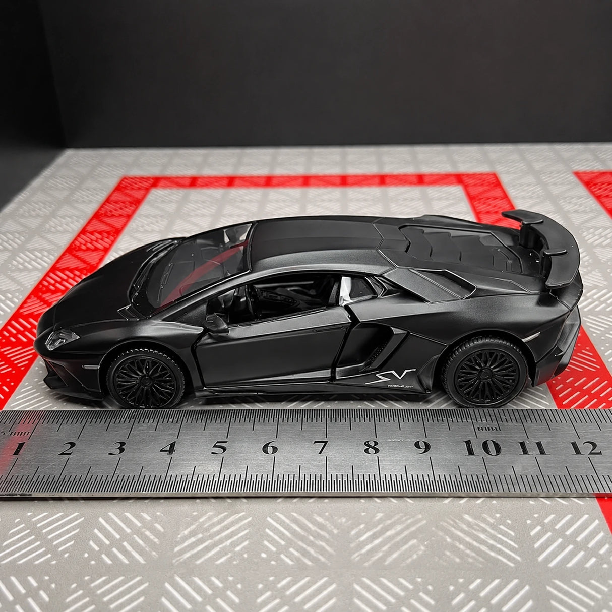 Lamborghini 2016 Aventador LP750-4 SV Black 1:36 – Diecast Display Model Die-Cast