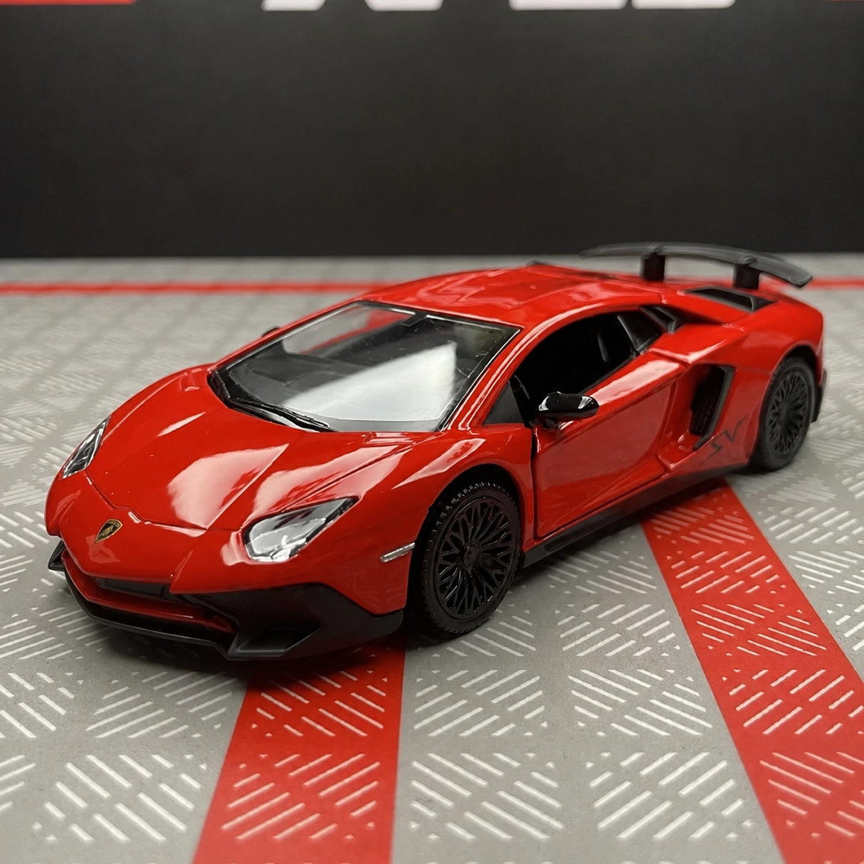 Lamborghini 2016 Aventador LP750-4 SV Red 1:36 – Diecast Display Model Die-Cast