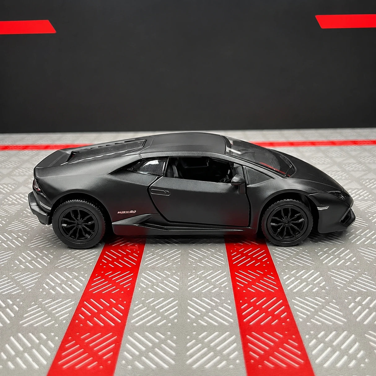 Lamborghini 2016 Huracan LP610-4 Black 1:36 – Diecast Display Model Die-Cast