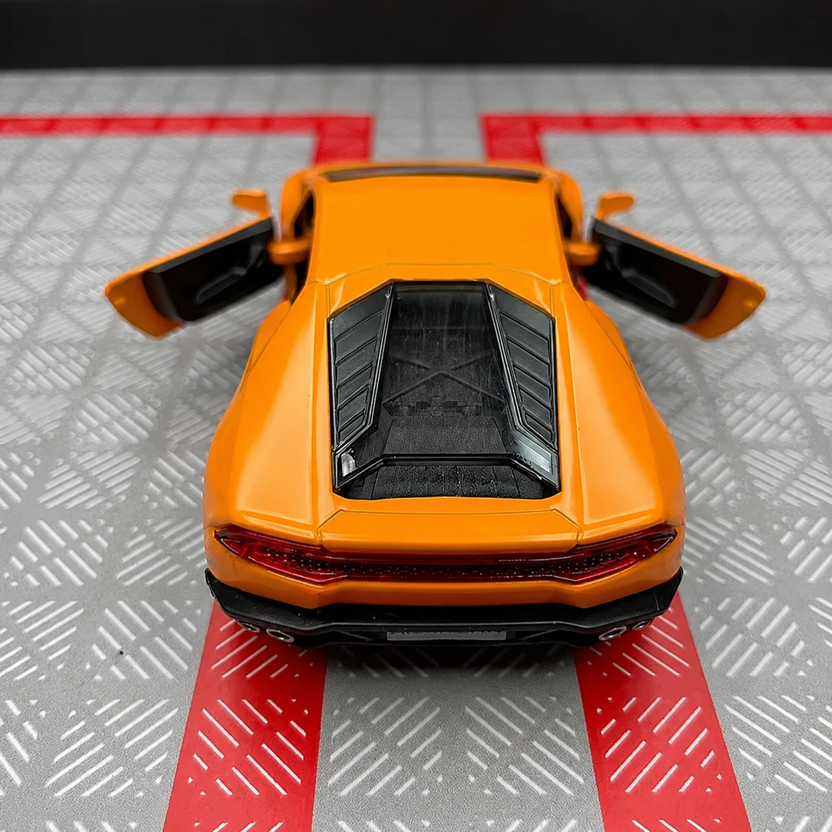 Lamborghini 2016 Huracan LP610-4 Orange 1:36 – Diecast Display Model Die-Cast