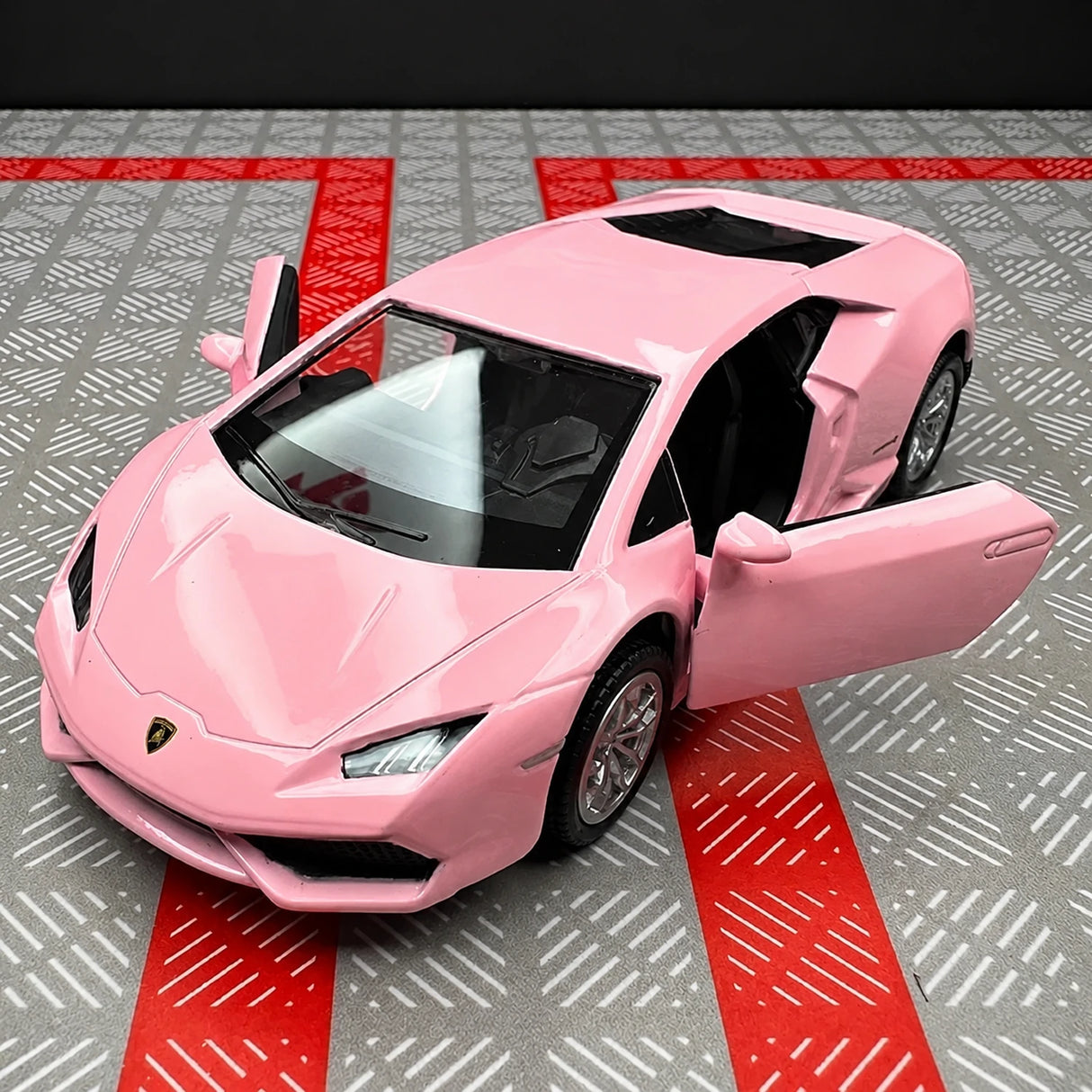 Lamborghini 2016 Huracan LP610-4 Pink 1:36 – model wyświetlacza odlewanego
