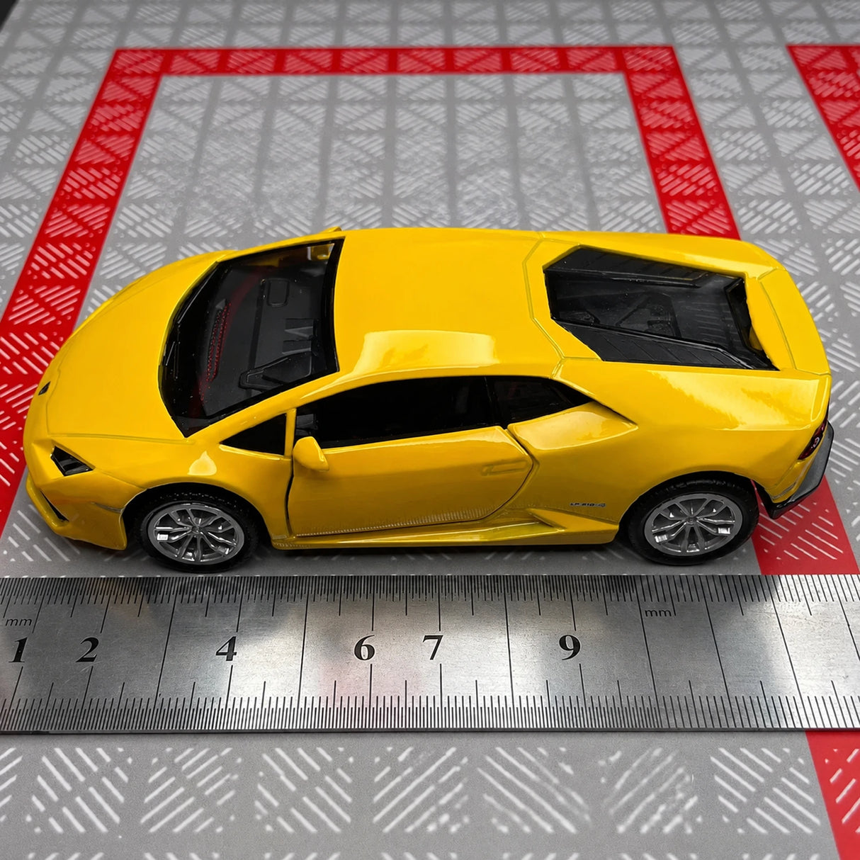 Lamborghini 2016 Huracan LP610-4 amarelo 1:36 – modelo de exposição em metal fundido