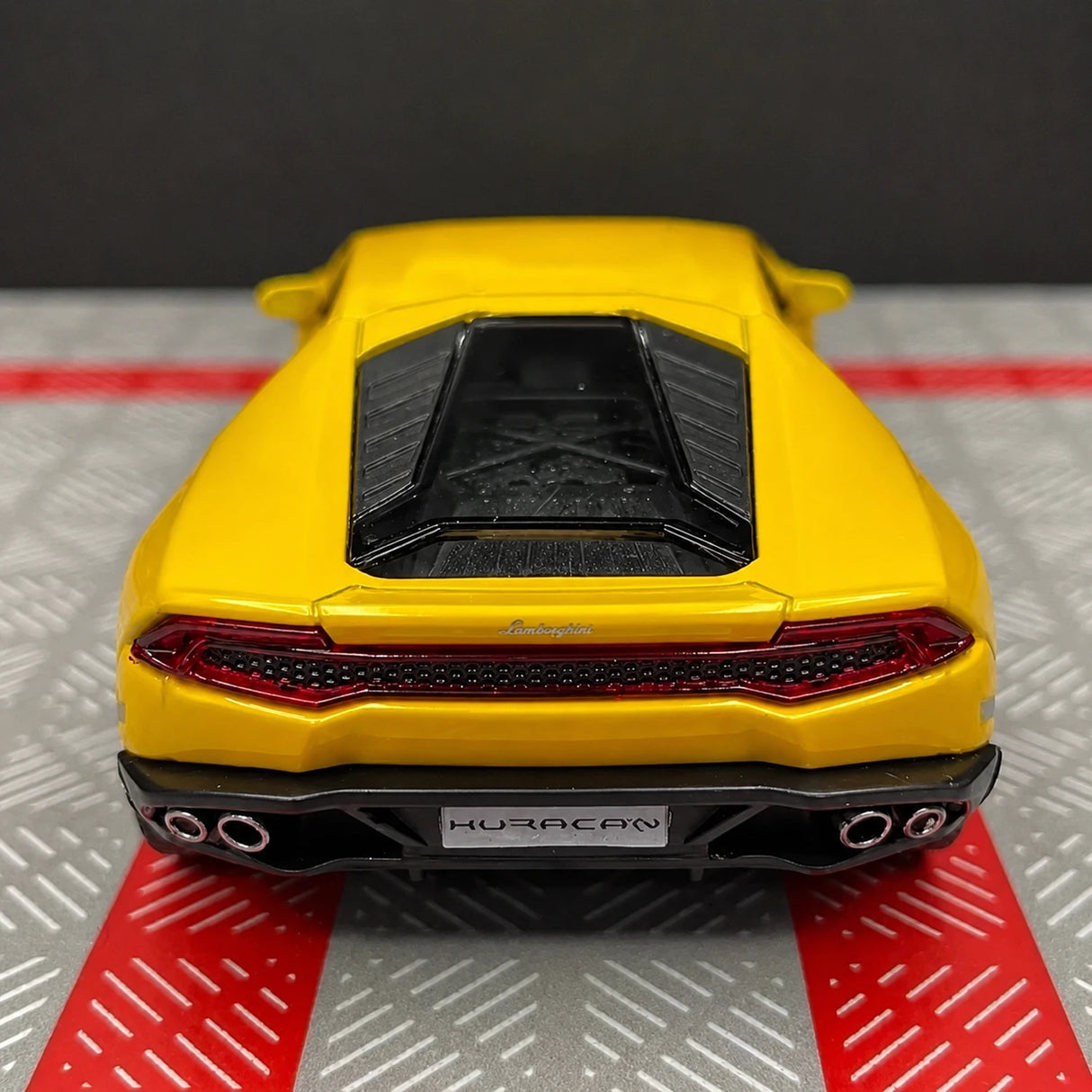 Lamborghini 2016 Huracan LP610-4 amarelo 1:36 – modelo de exposição em metal fundido