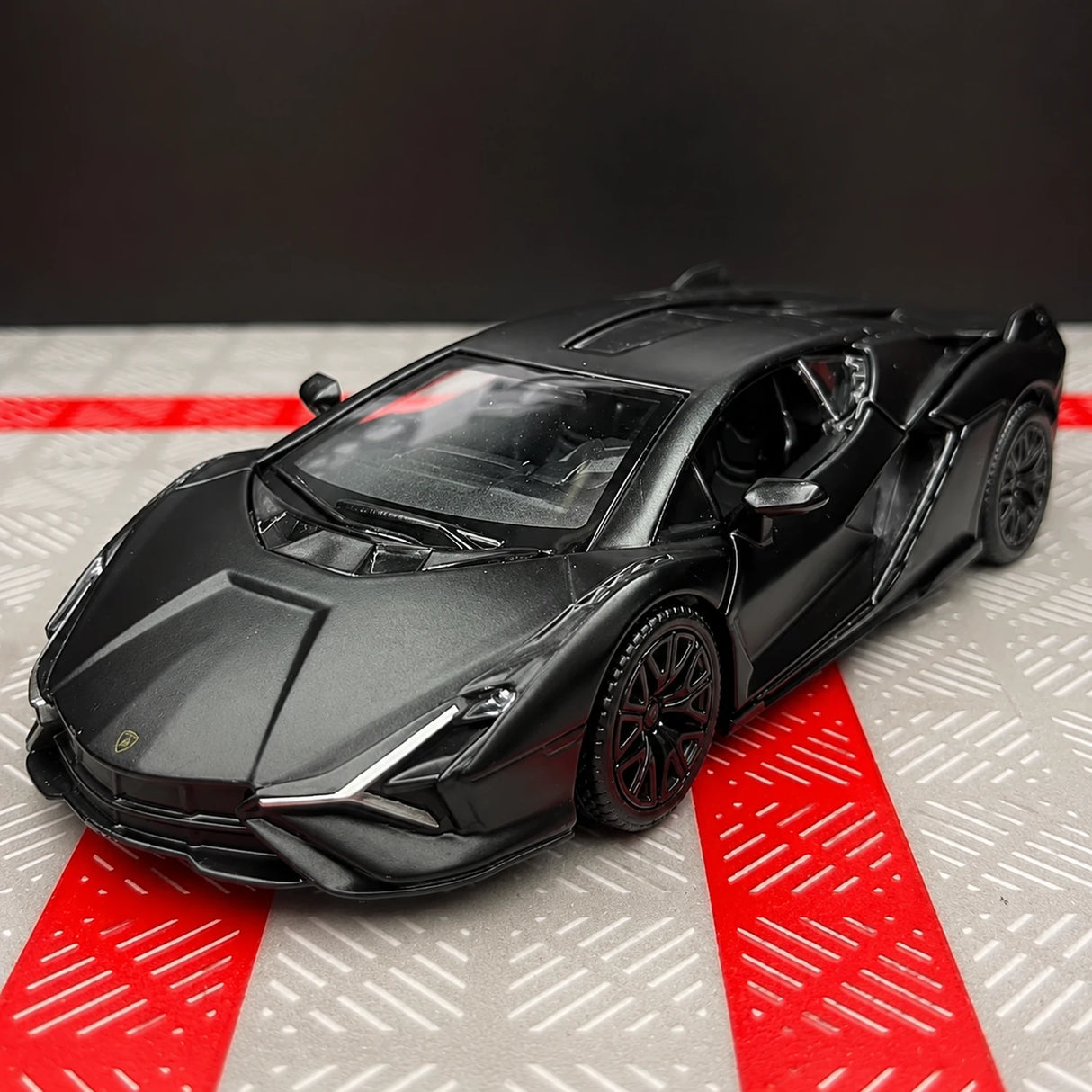 Lamborghini 2020 Sian FKP 37 Black 1:36 – Diecast Display Model Die-Cast