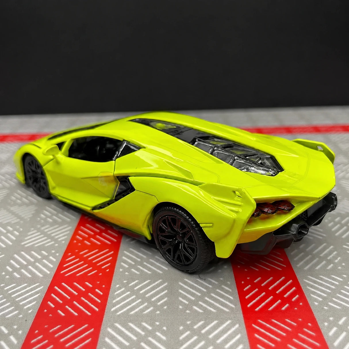 Lamborghini 2020 Sian FKP 37 Green 1:36 – Diecast Display Model Die-Cast