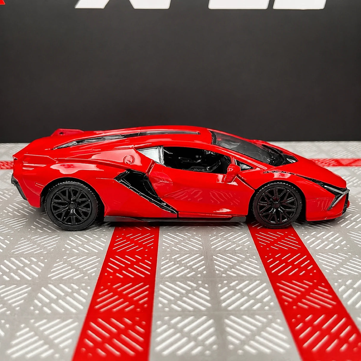 Lamborghini 2020 Sian FKP 37 Red 1:36 – Diecast Display Model Die-Cast