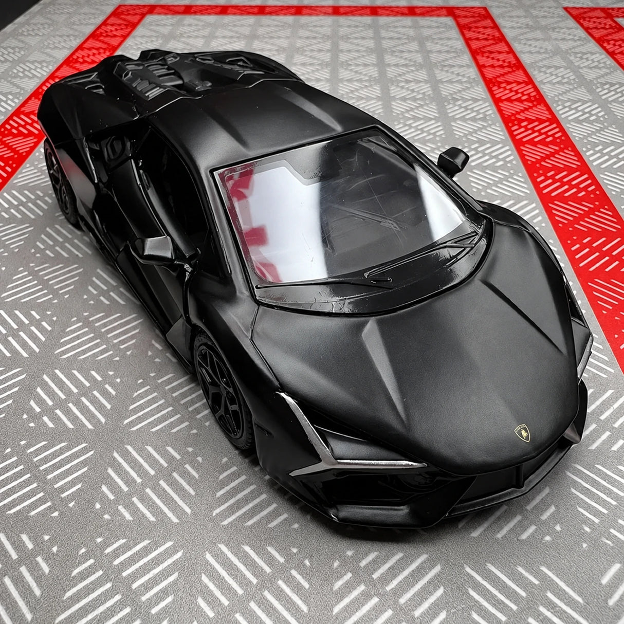 Lamborghini 2023 Revuelto Black 1:36 – Diecast Display Model Die-Cast