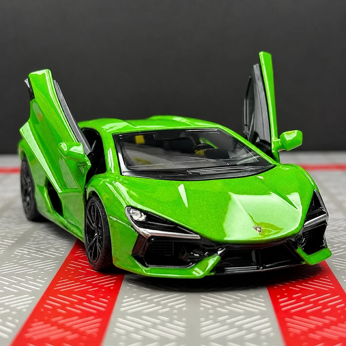 Lamborghini 2023 Revuelto أخضر 1:36 – نموذج عرض معدني مصبوب