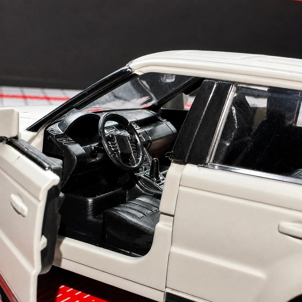 Land Rover 2005 Range Rover Green 1:36 – Diecast Display Model Die-Cast