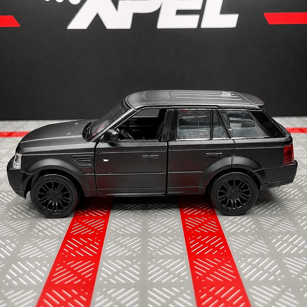 Land Rover 2005 Range Rover Matte Black 1:36 – Diecast Display Model Die-Cast