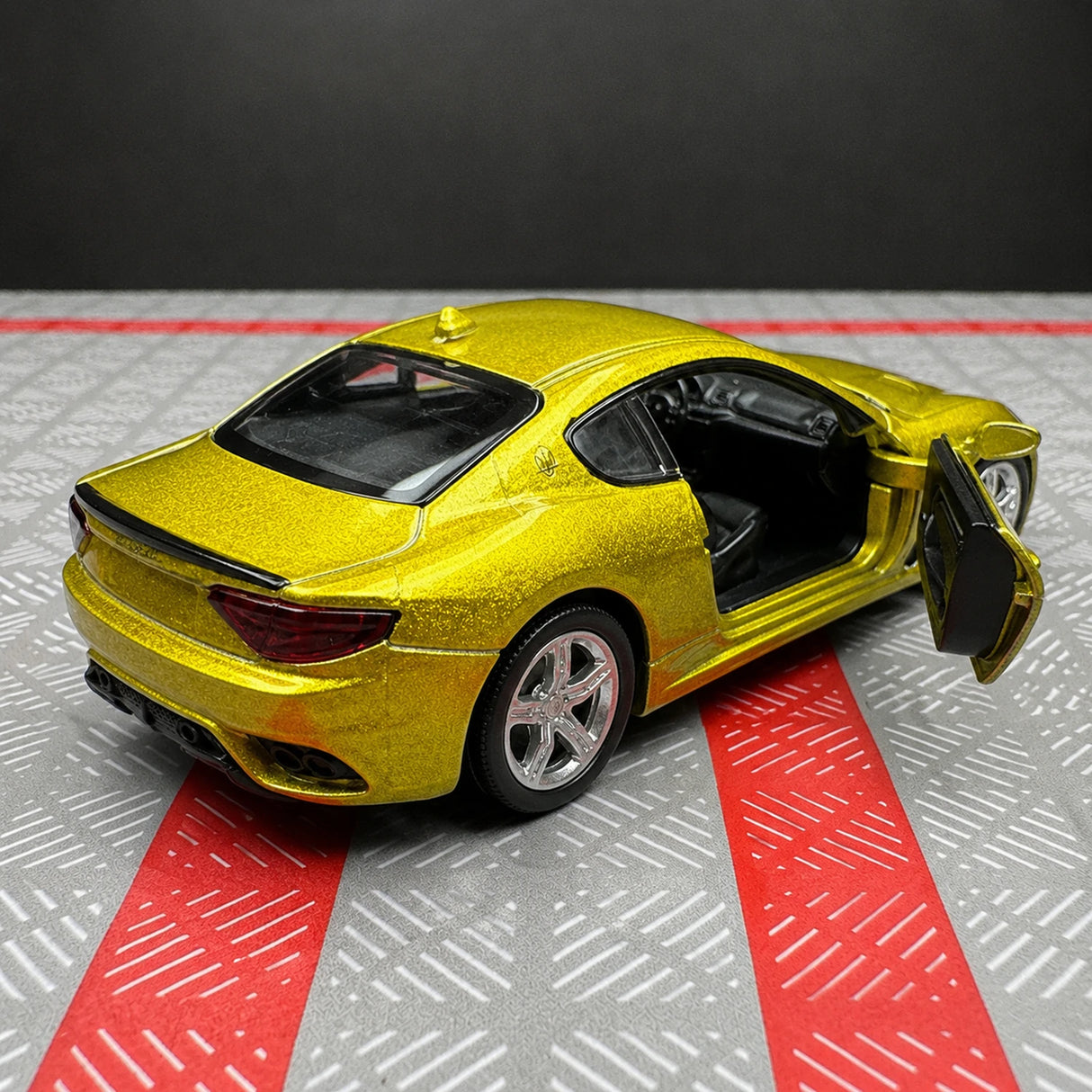 Maserati 2008 GranTurismo ذهبي 1:36 – نموذج عرض معدني مصبوب
