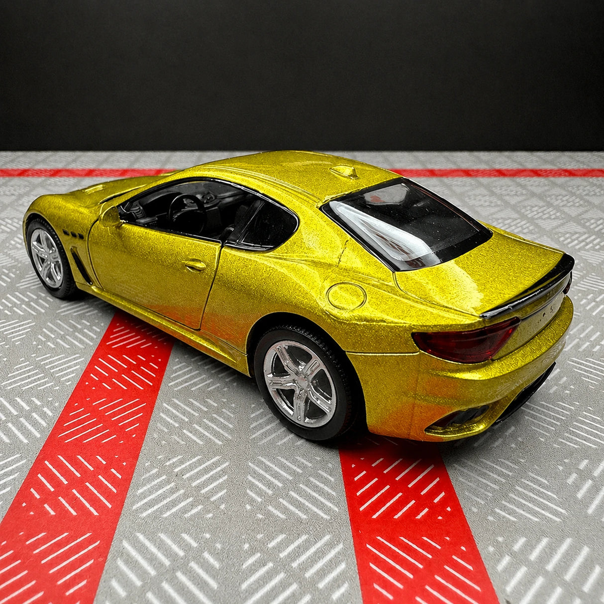 Maserati 2008 GranTurismo ذهبي 1:36 – نموذج عرض معدني مصبوب