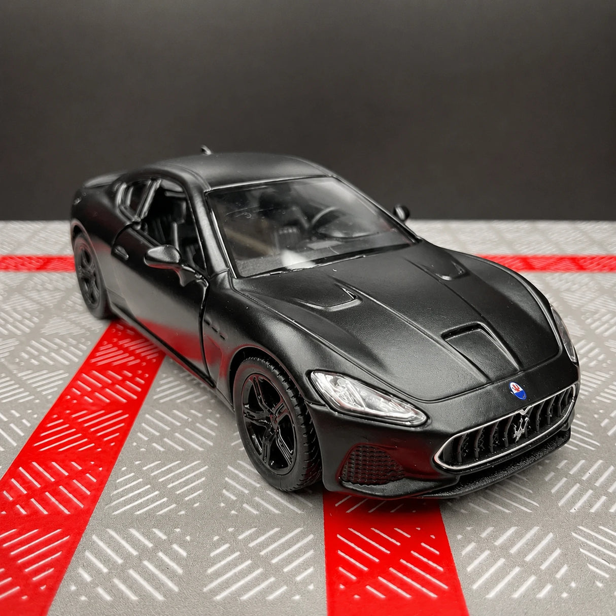 Maserati 2008 GranTurismo 무광 블랙 1:36 – 다이캐스트 디스플레이 모델 다이캐스트