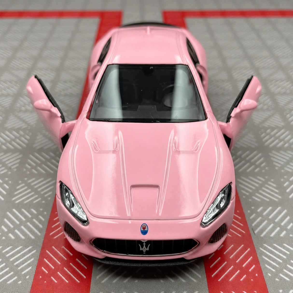 Maserati 2008 GranTurismo 핑크 1:36 – 다이캐스트 디스플레이 모델 다이캐스트