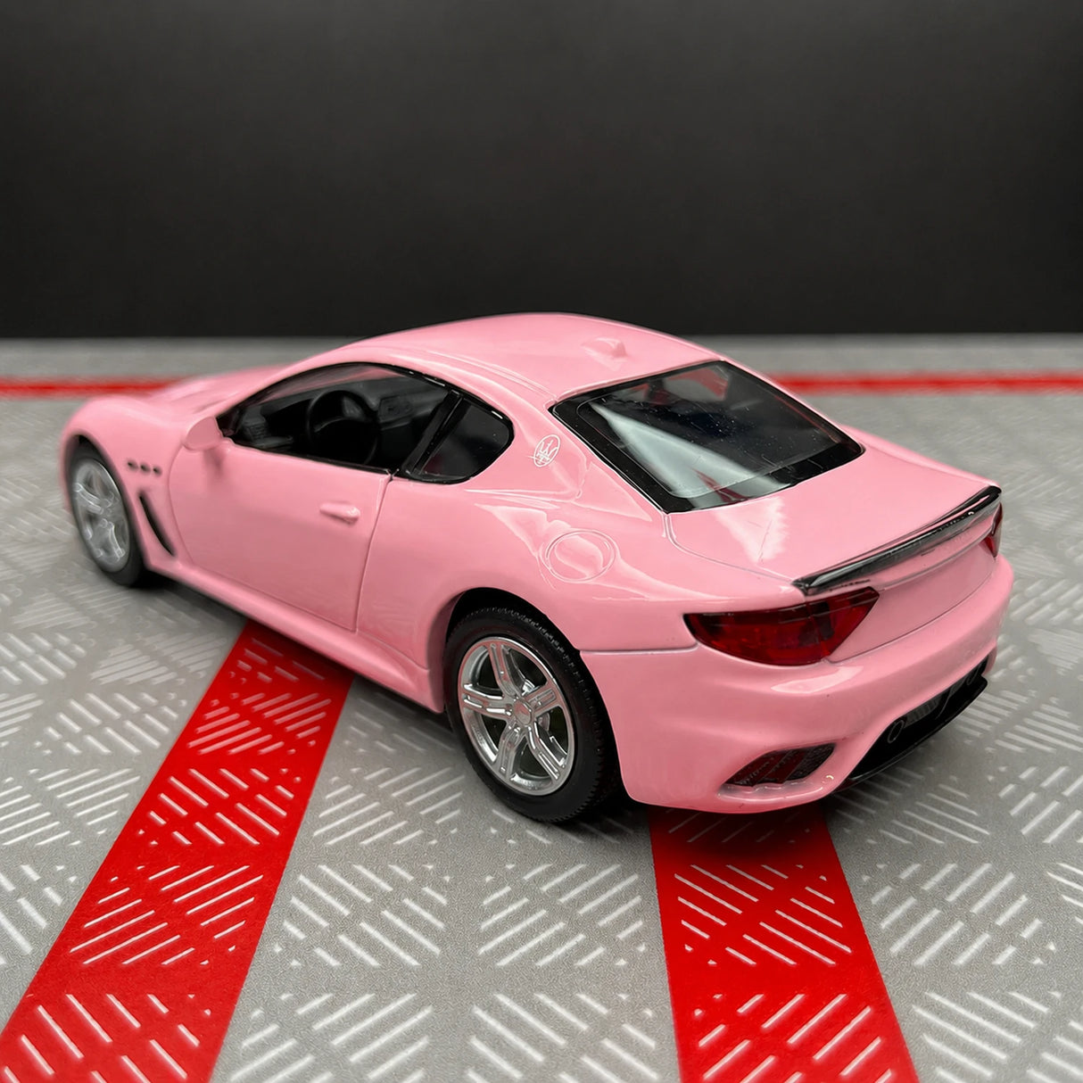 Maserati 2008 GranTurismo 핑크 1:36 – 다이캐스트 디스플레이 모델 다이캐스트