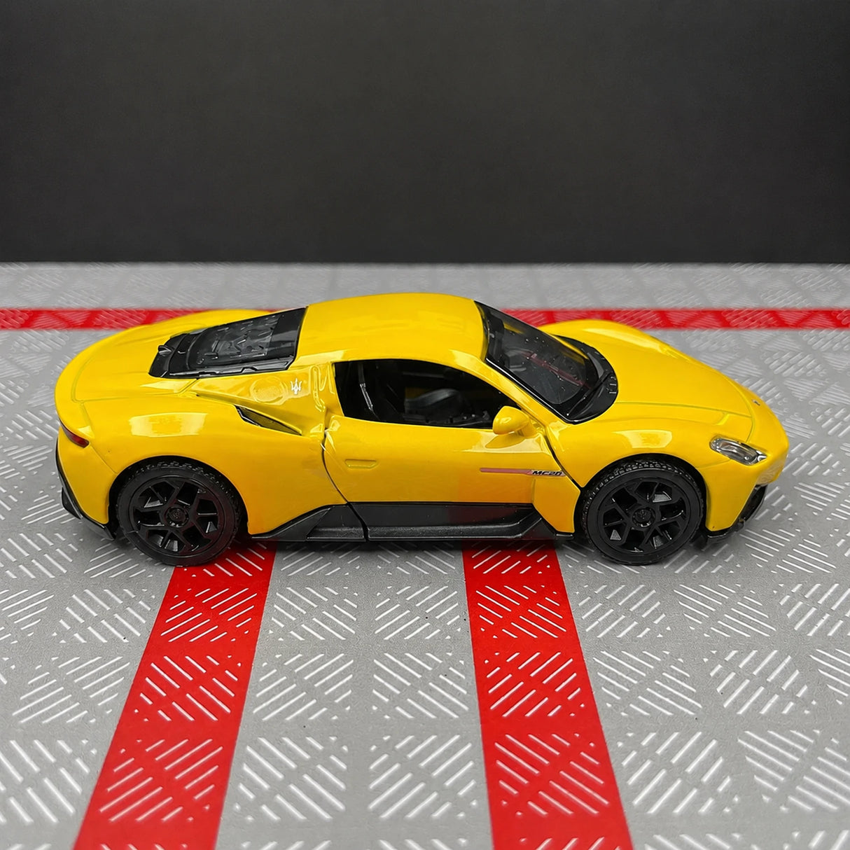 Maserati 2020 MC20 옐로우 1:36 – 다이캐스트 디스플레이 모델 다이캐스트